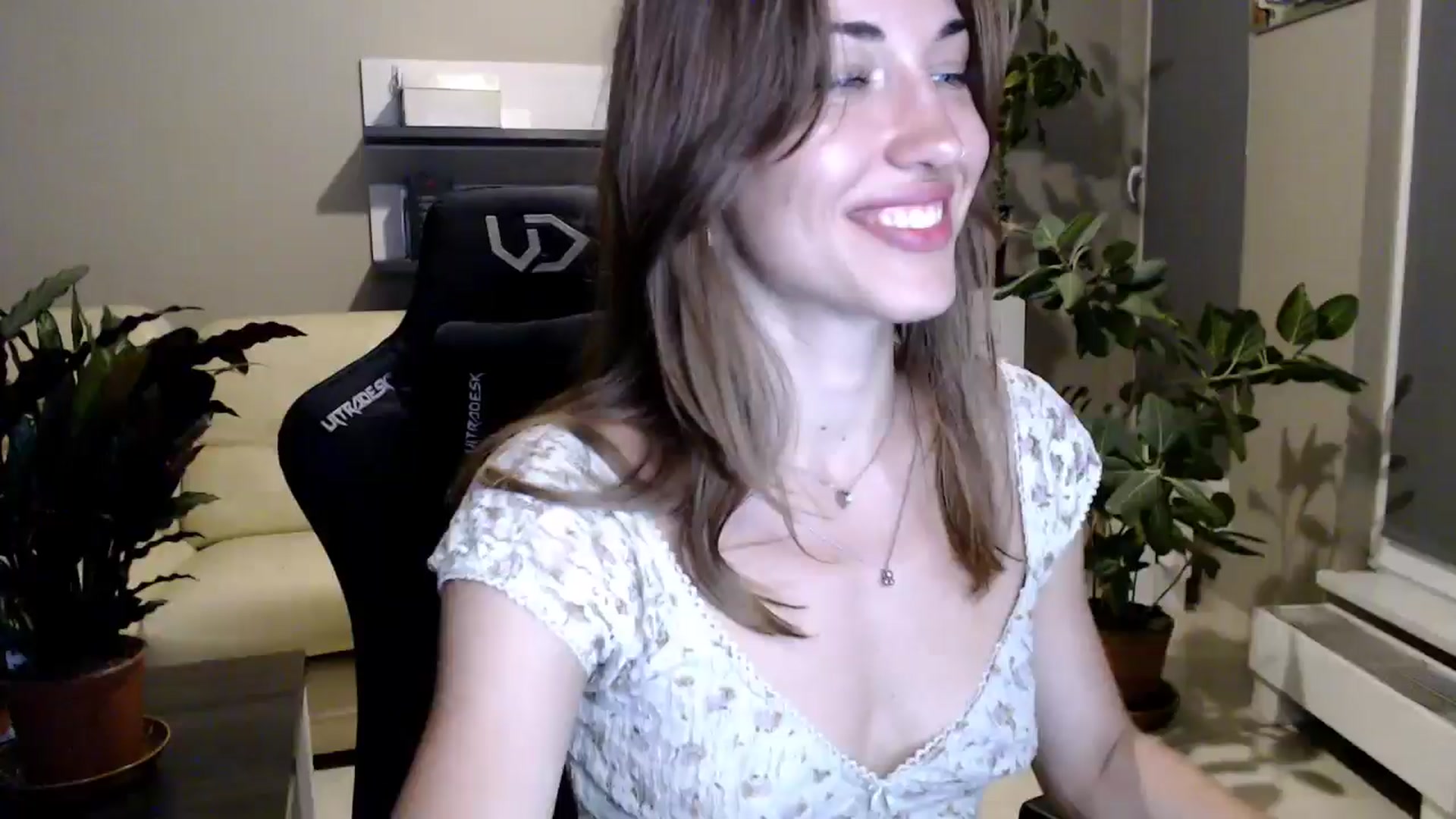 Gallery image thumbnail from GalaxyAnisia's myfreecams stream on, 06/25/2025, 23:56 image 17 of 20