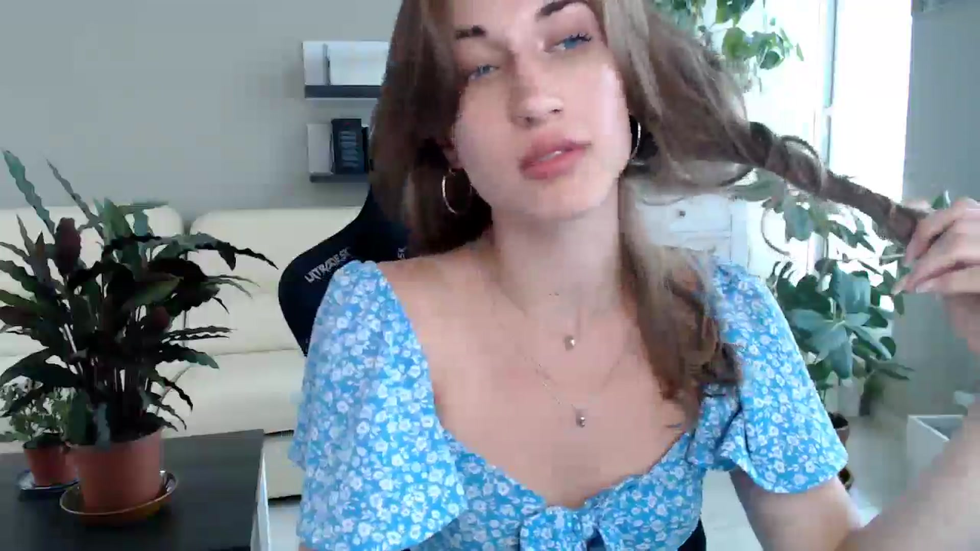 Gallery image thumbnail from GalaxyAnisia's myfreecams stream on, 06/26/2025, 14:15 image 4 of 20