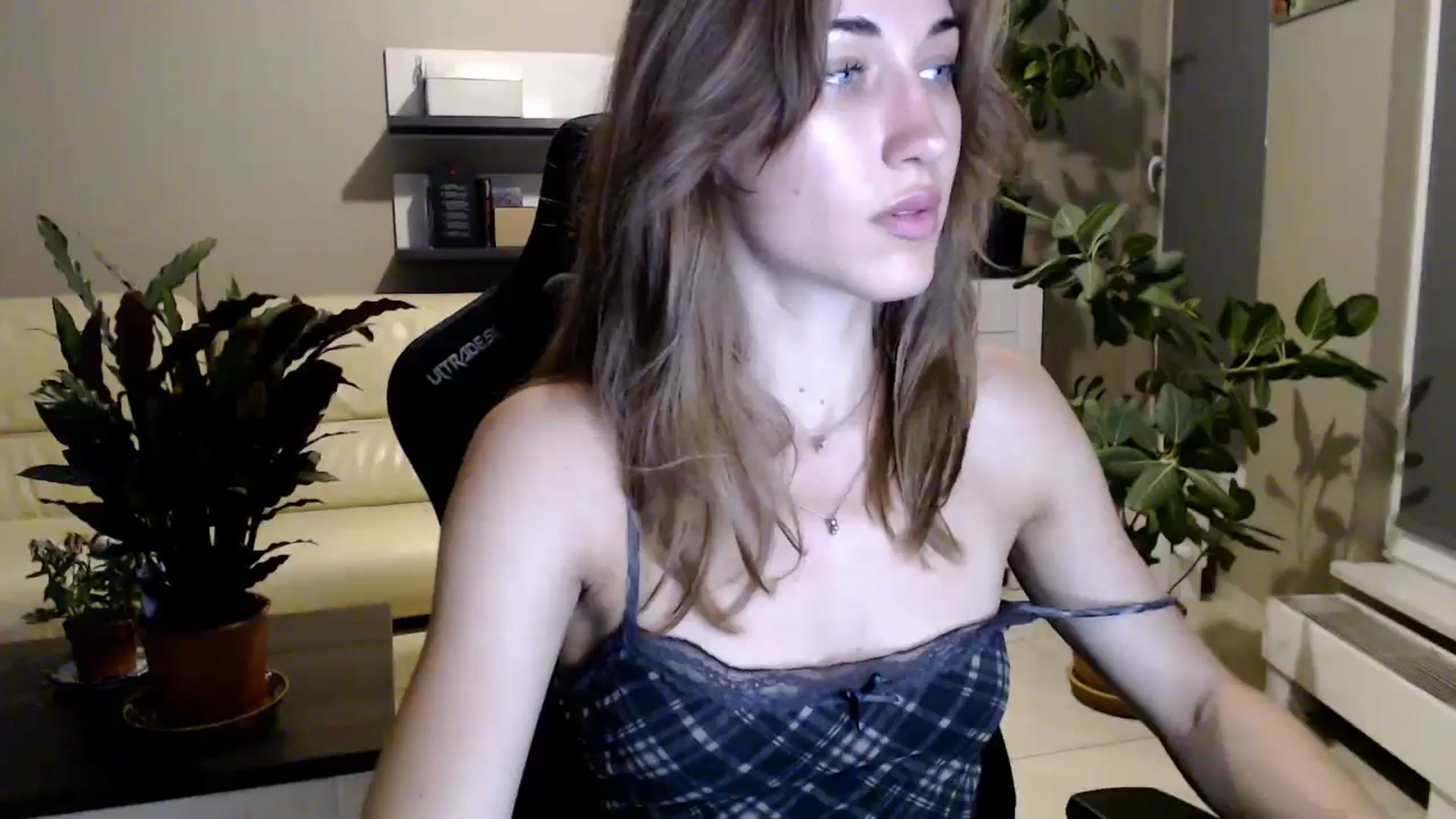 Gallery image thumbnail from GalaxyAnisia's myfreecams stream on, 06/29/2025, 23:13 image 12 of 20