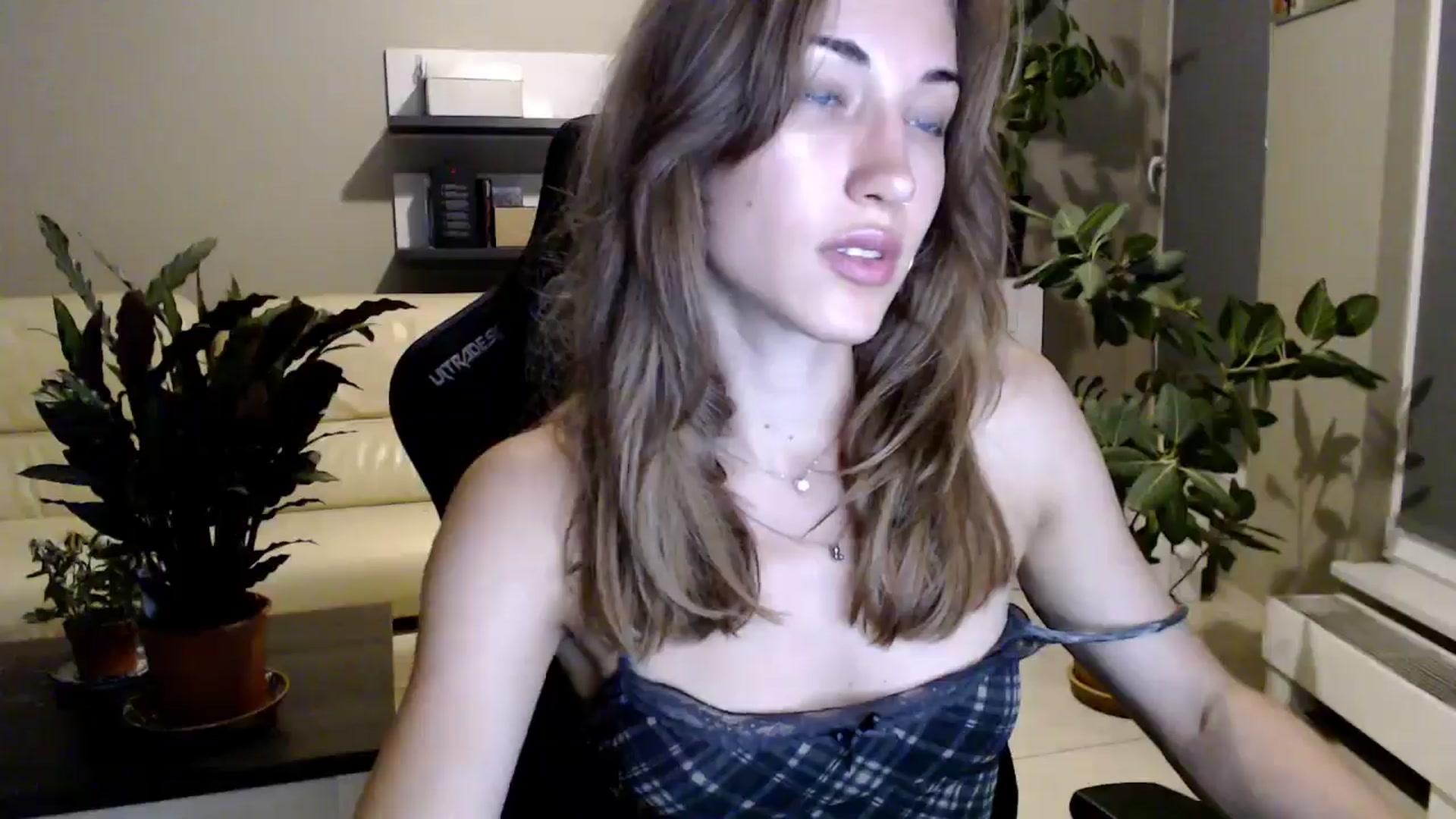 Gallery image thumbnail from GalaxyAnisia's myfreecams stream on, 06/29/2025, 23:13 image 6 of 20