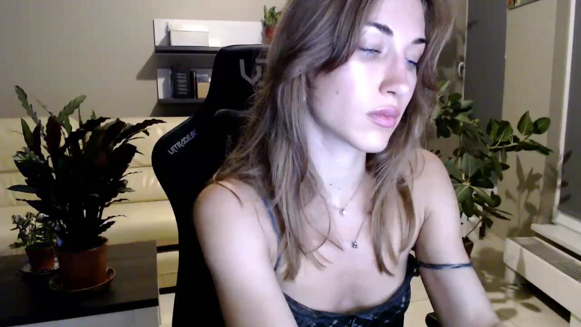 Gallery image thumbnail from GalaxyAnisia's myfreecams stream on, 06/29/2025, 23:13 image 2 of 20