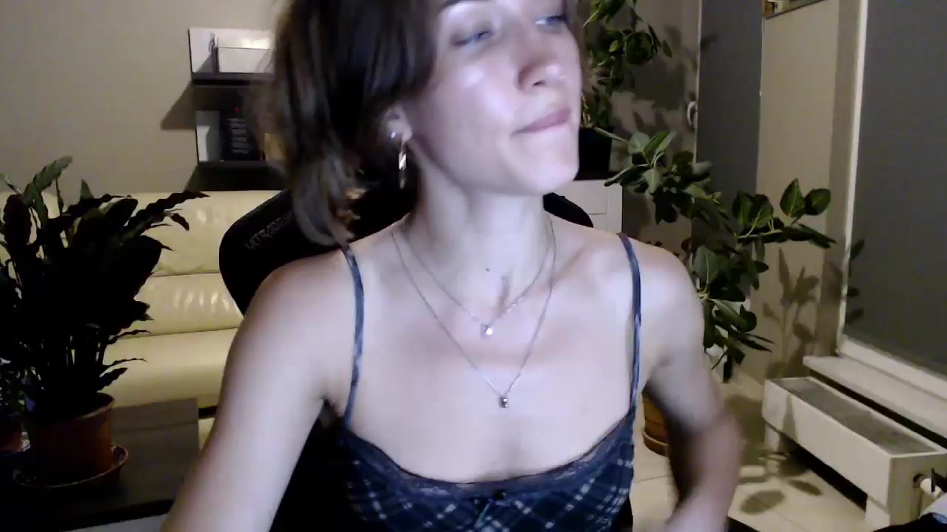 Gallery image thumbnail from GalaxyAnisia's myfreecams stream on, 06/30/2025, 24:27 image 10 of 20