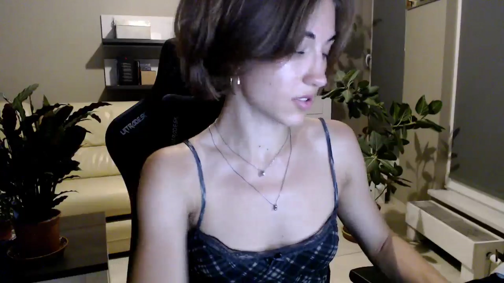 Gallery image thumbnail from GalaxyAnisia's myfreecams stream on, 06/30/2025, 24:27 image 14 of 20