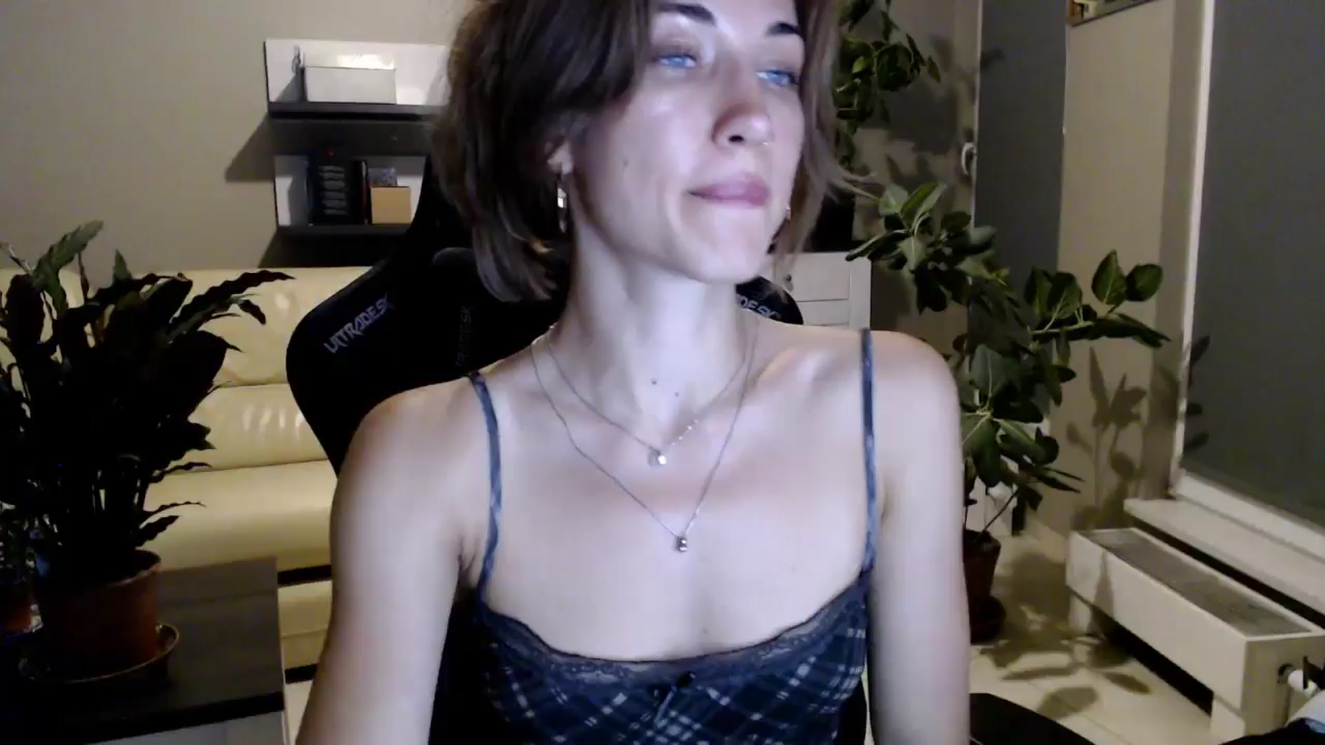 Gallery image thumbnail from GalaxyAnisia's myfreecams stream on, 06/30/2025, 24:27 image 19 of 20