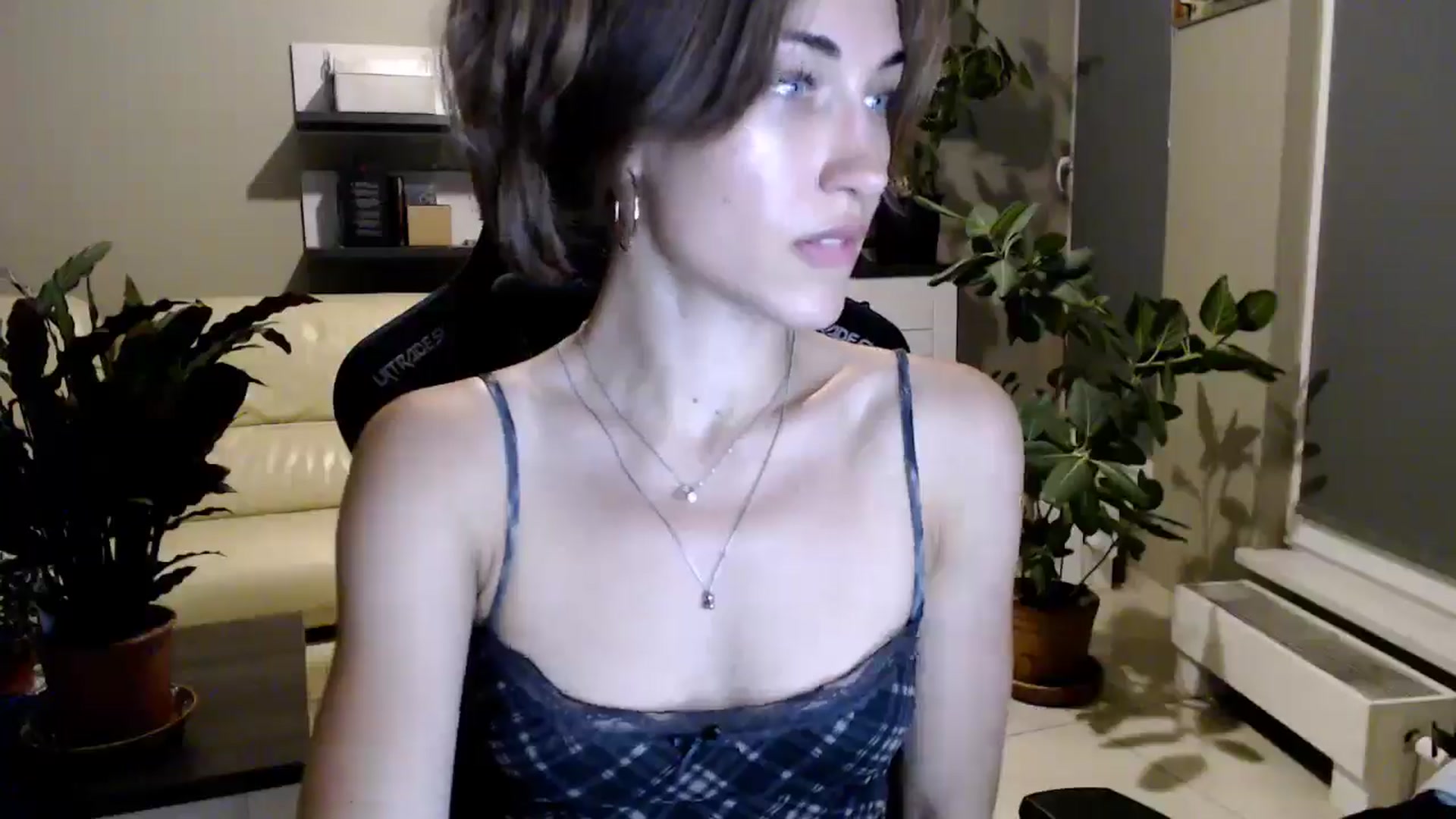 Gallery image thumbnail from GalaxyAnisia's myfreecams stream on, 06/30/2025, 24:27 image 7 of 20
