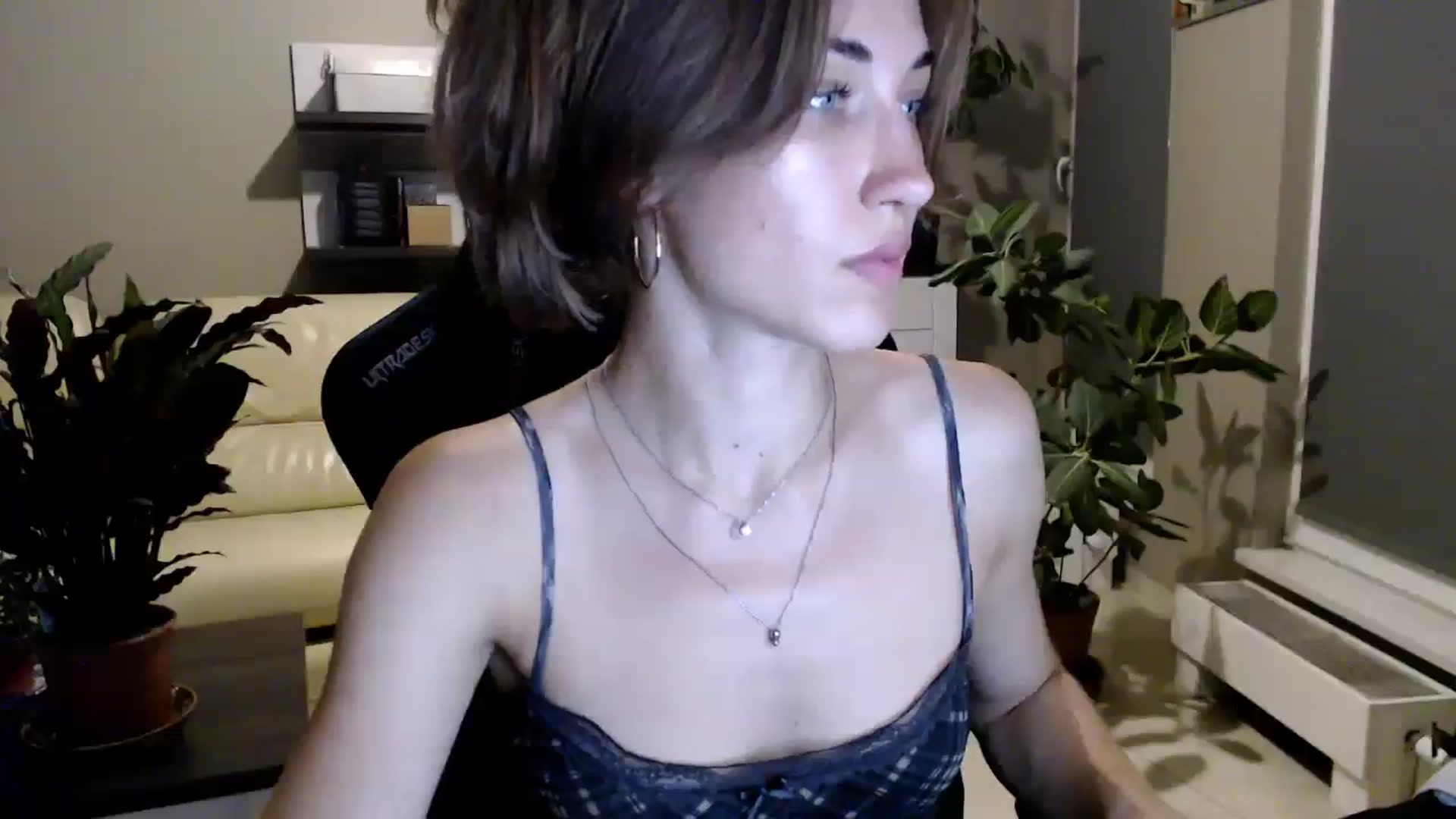 Gallery image thumbnail from GalaxyAnisia's myfreecams stream on, 06/30/2025, 24:27 image 13 of 20