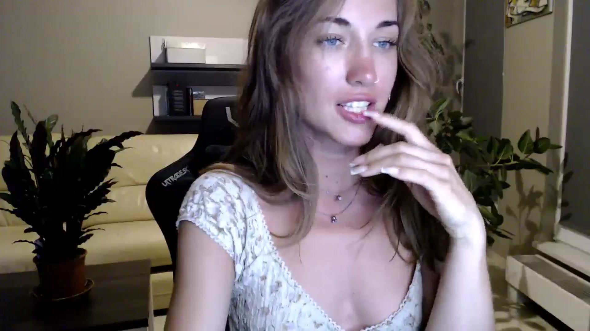 Gallery image thumbnail from GalaxyAnisia's myfreecams stream on, 07/02/2025, 21:55 image 12 of 20