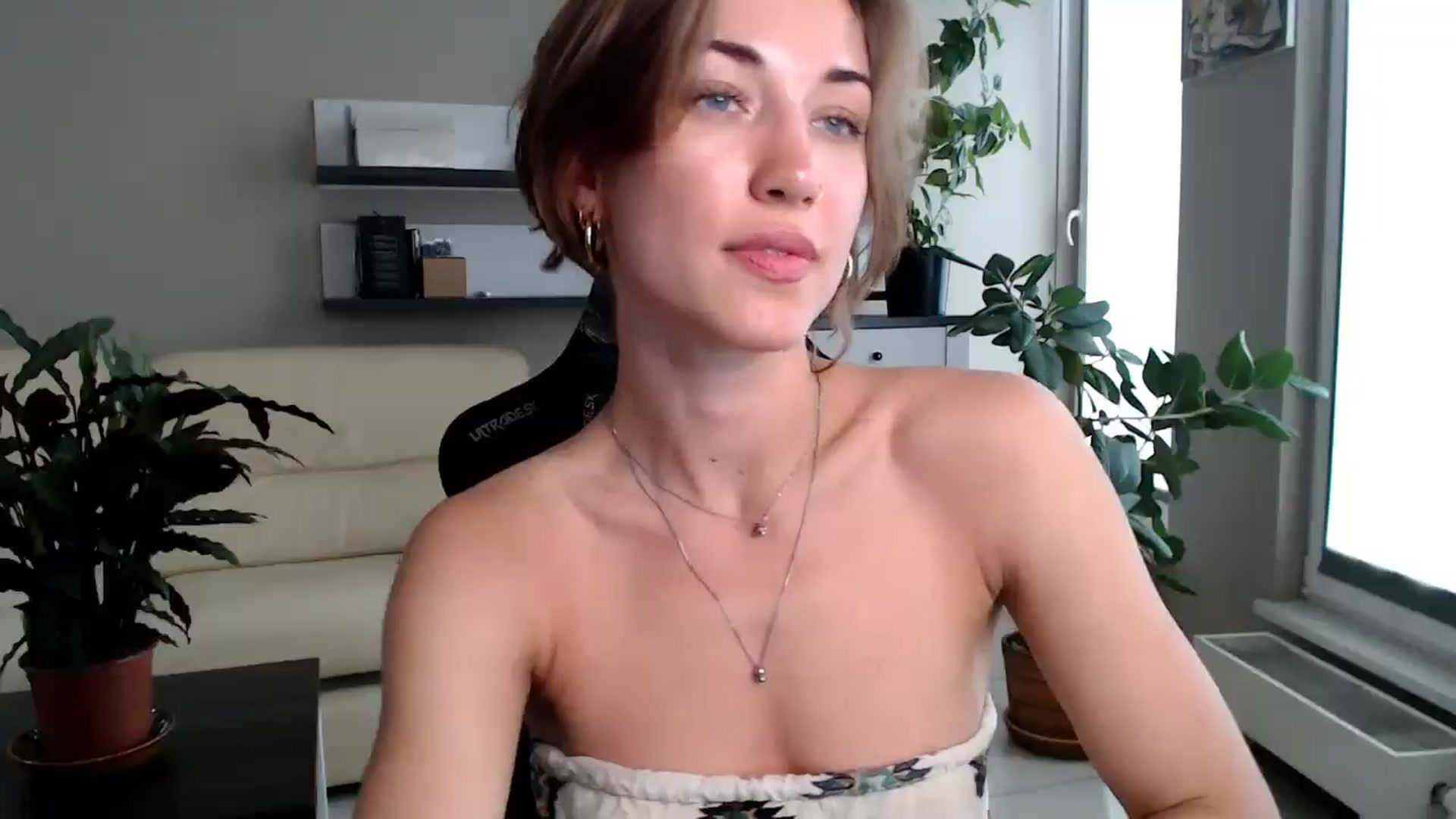 Gallery image thumbnail from GalaxyAnisia's myfreecams stream on, 07/03/2025, 13:58 image 7 of 20