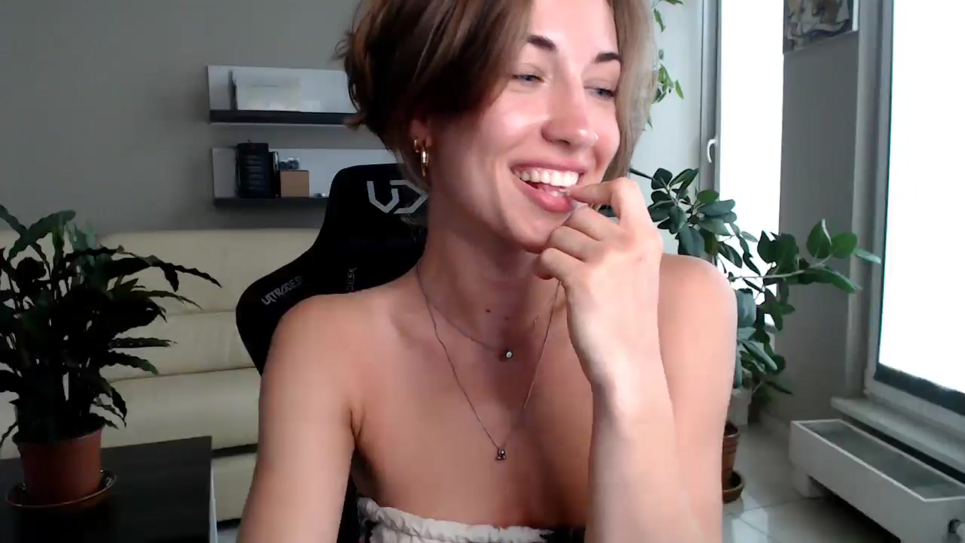 Gallery image thumbnail from GalaxyAnisia's myfreecams stream on, 07/03/2025, 13:58 image 8 of 20
