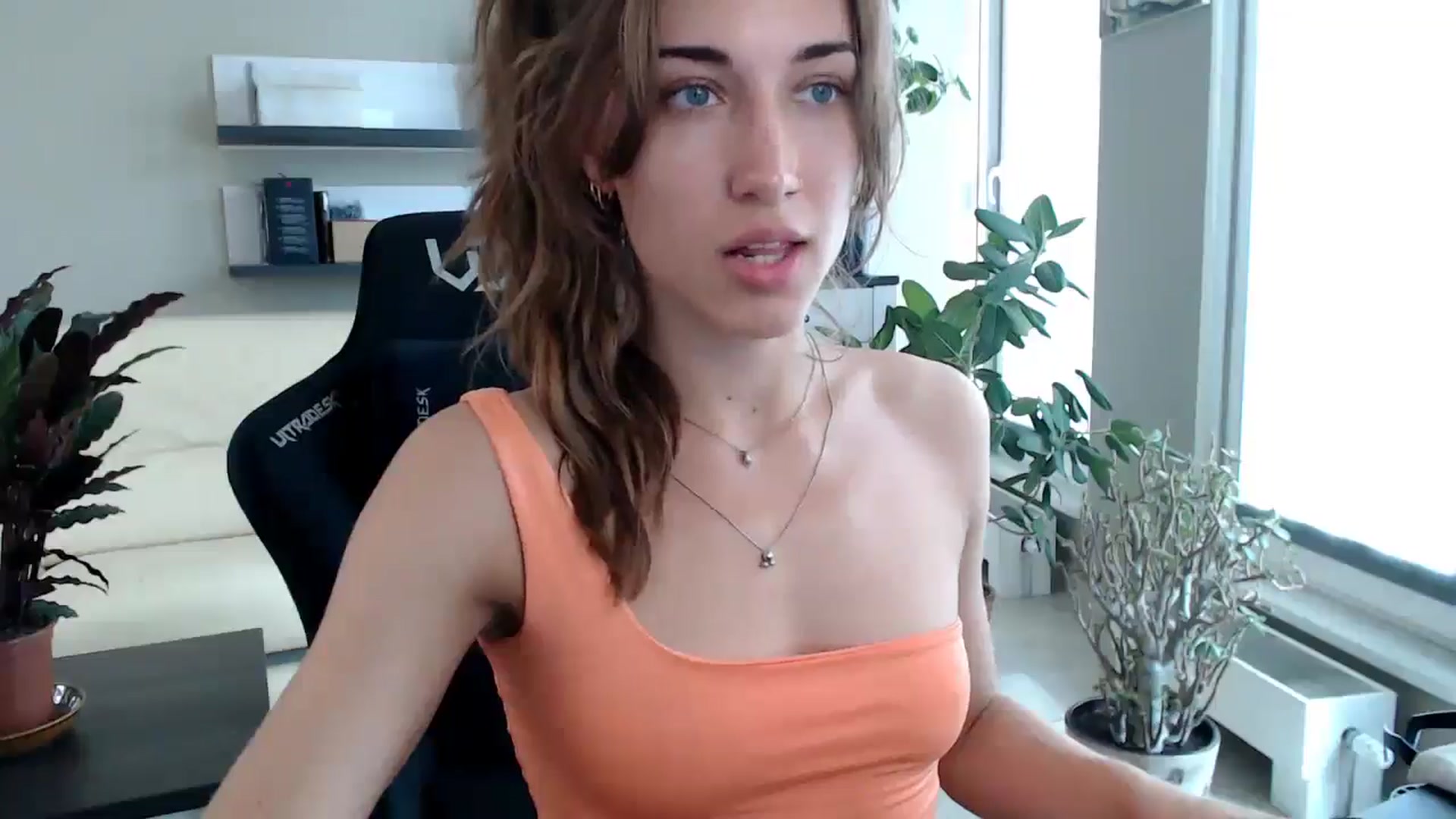 Gallery image thumbnail from GalaxyAnisia's myfreecams stream on, 07/05/2025, 13:53 image 4 of 20