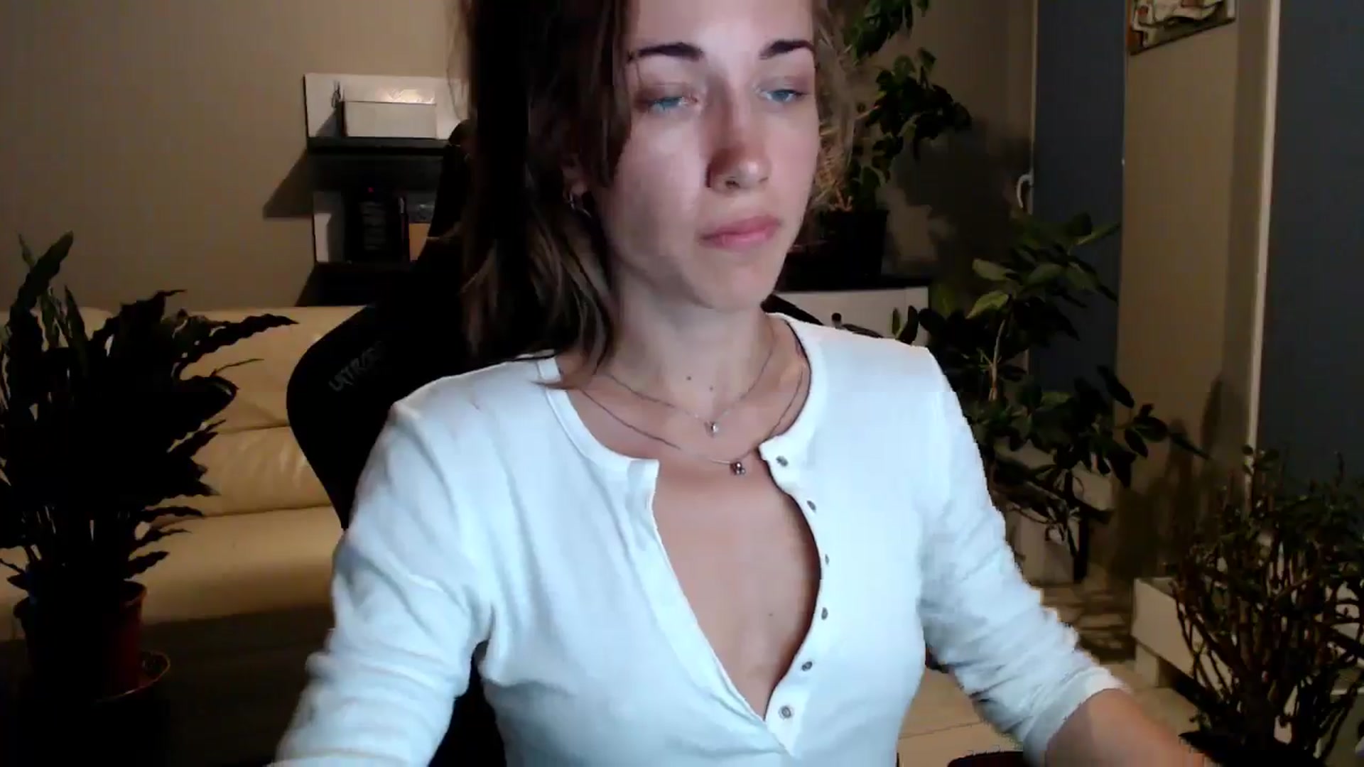 Gallery image thumbnail from GalaxyAnisia's myfreecams stream on, 07/08/2025, 19:28 image 17 of 20