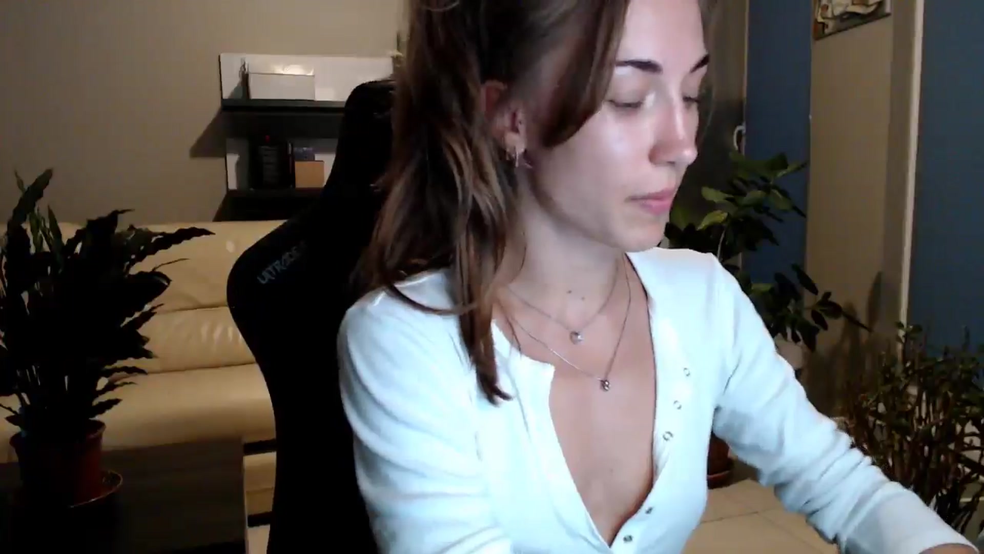 Gallery image thumbnail from GalaxyAnisia's myfreecams stream on, 07/08/2025, 19:28 image 13 of 20