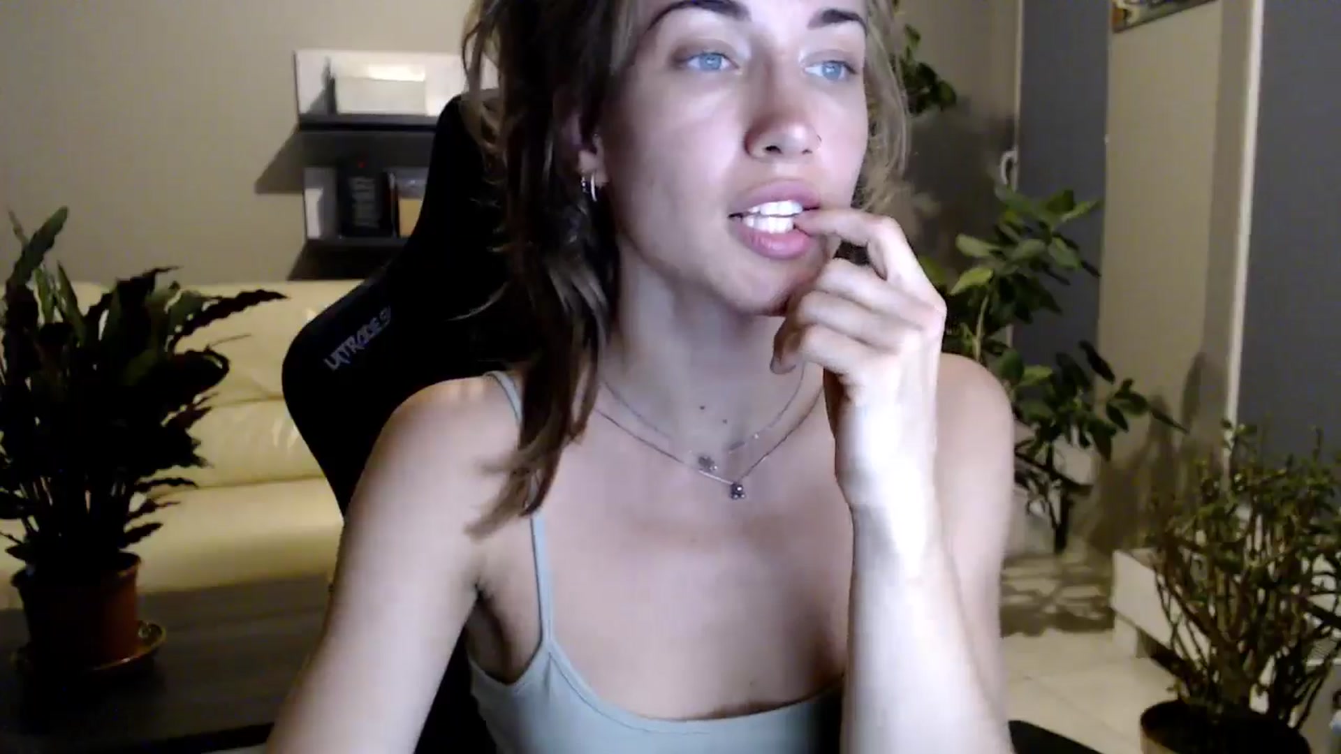 Gallery image thumbnail from GalaxyAnisia's myfreecams stream on, 07/08/2025, 20:32 image 2 of 20
