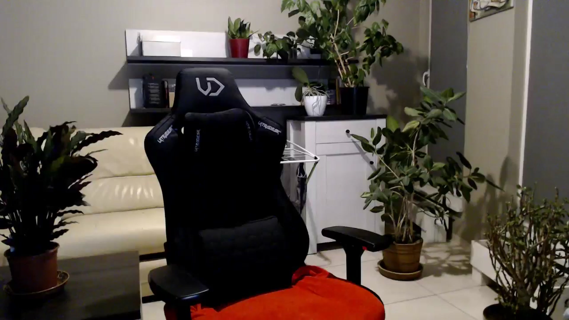 Gallery image thumbnail from GalaxyAnisia's myfreecams stream on, 07/08/2025, 20:32 image 9 of 20