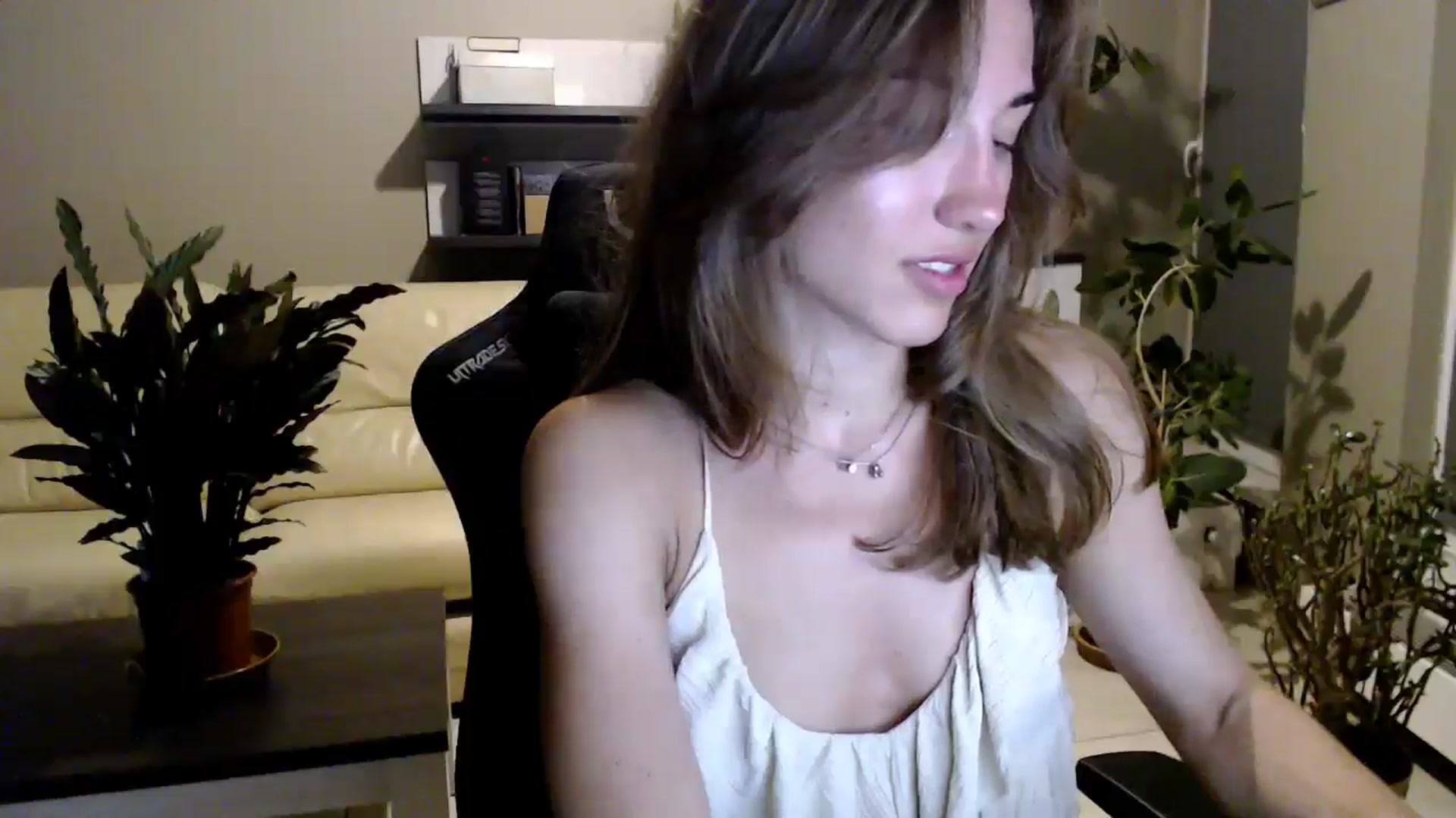 Gallery image thumbnail from GalaxyAnisia's myfreecams stream on, 07/14/2025, 23:22 image 17 of 20