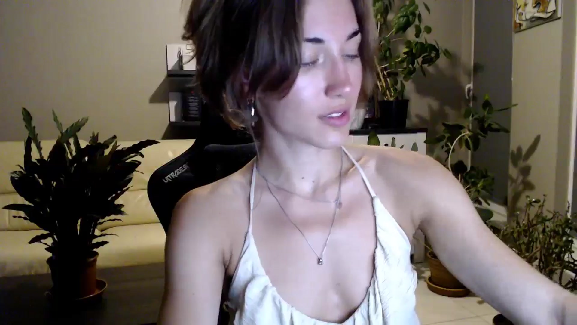 Gallery image thumbnail from GalaxyAnisia's myfreecams stream on, 07/14/2025, 23:22 image 6 of 20