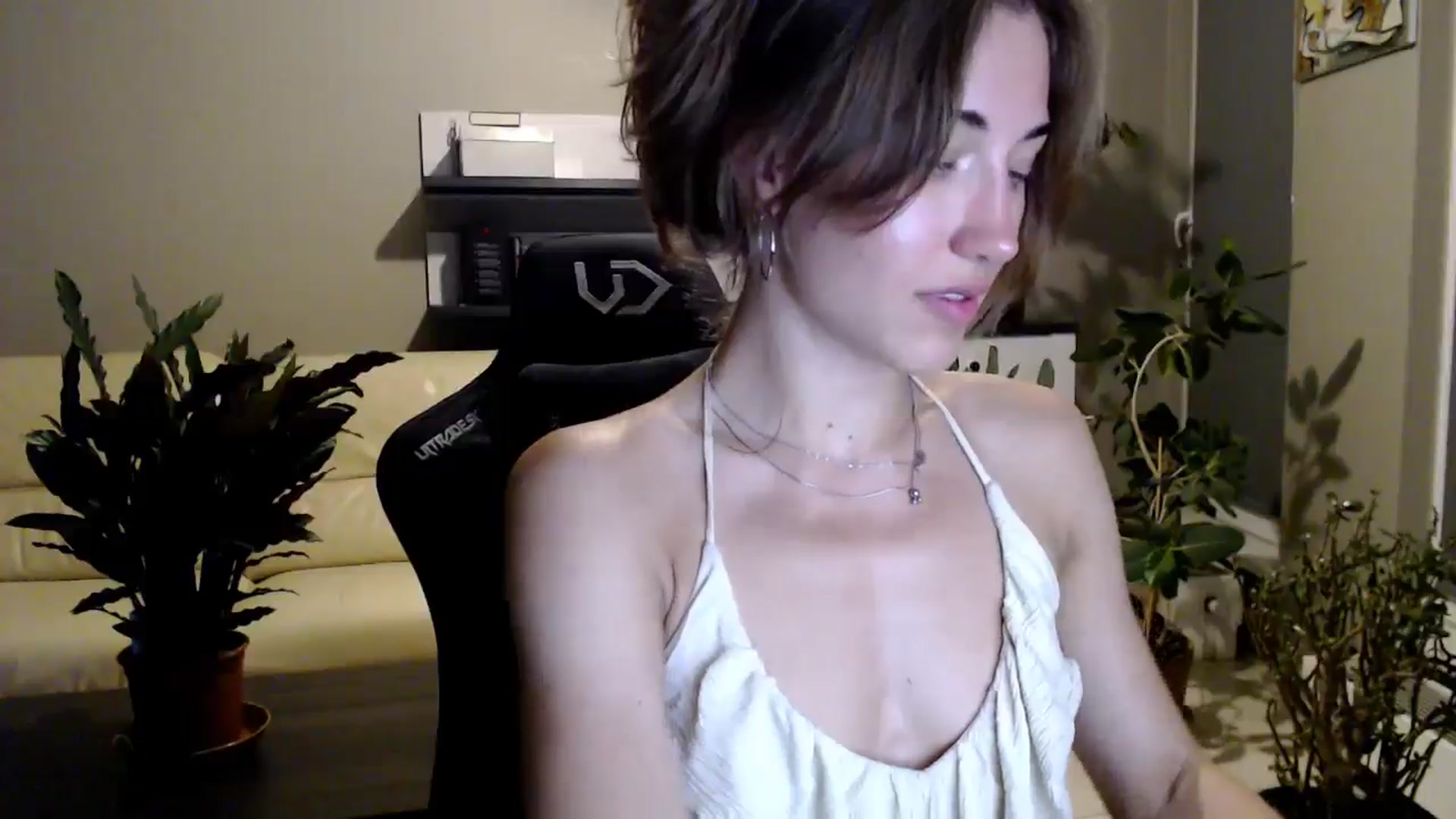 Gallery image thumbnail from GalaxyAnisia's myfreecams stream on, 07/14/2025, 23:22 image 4 of 20