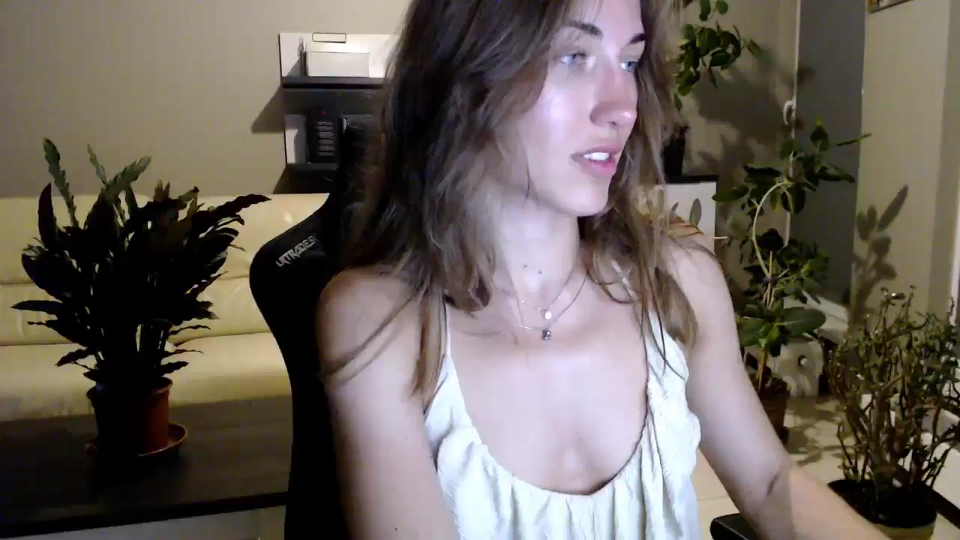 Gallery image thumbnail from GalaxyAnisia's myfreecams stream on, 07/14/2025, 23:22 image 14 of 20