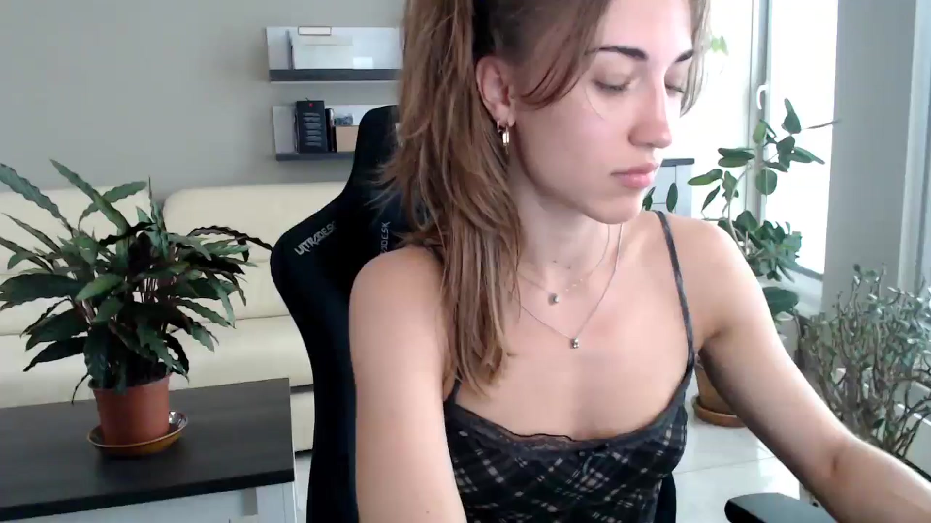 Gallery image thumbnail from GalaxyAnisia's myfreecams stream on, 07/16/2025, 14:17 image 1 of 20
