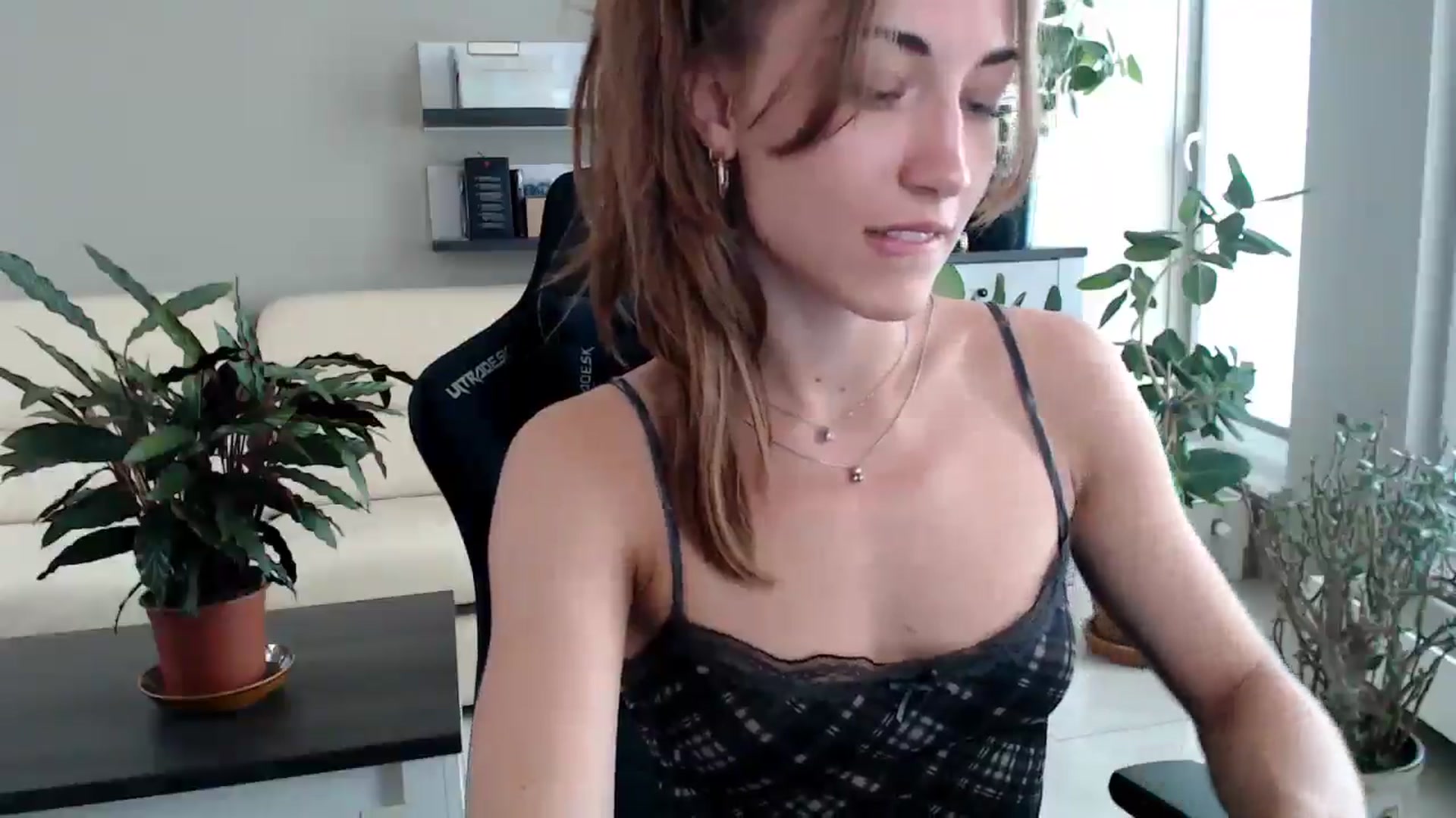 Gallery image thumbnail from GalaxyAnisia's myfreecams stream on, 07/16/2025, 14:17 image 4 of 20
