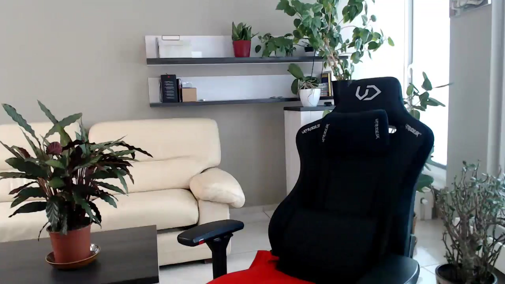Gallery image thumbnail from GalaxyAnisia's myfreecams stream on, 07/16/2025, 14:17 image 12 of 20