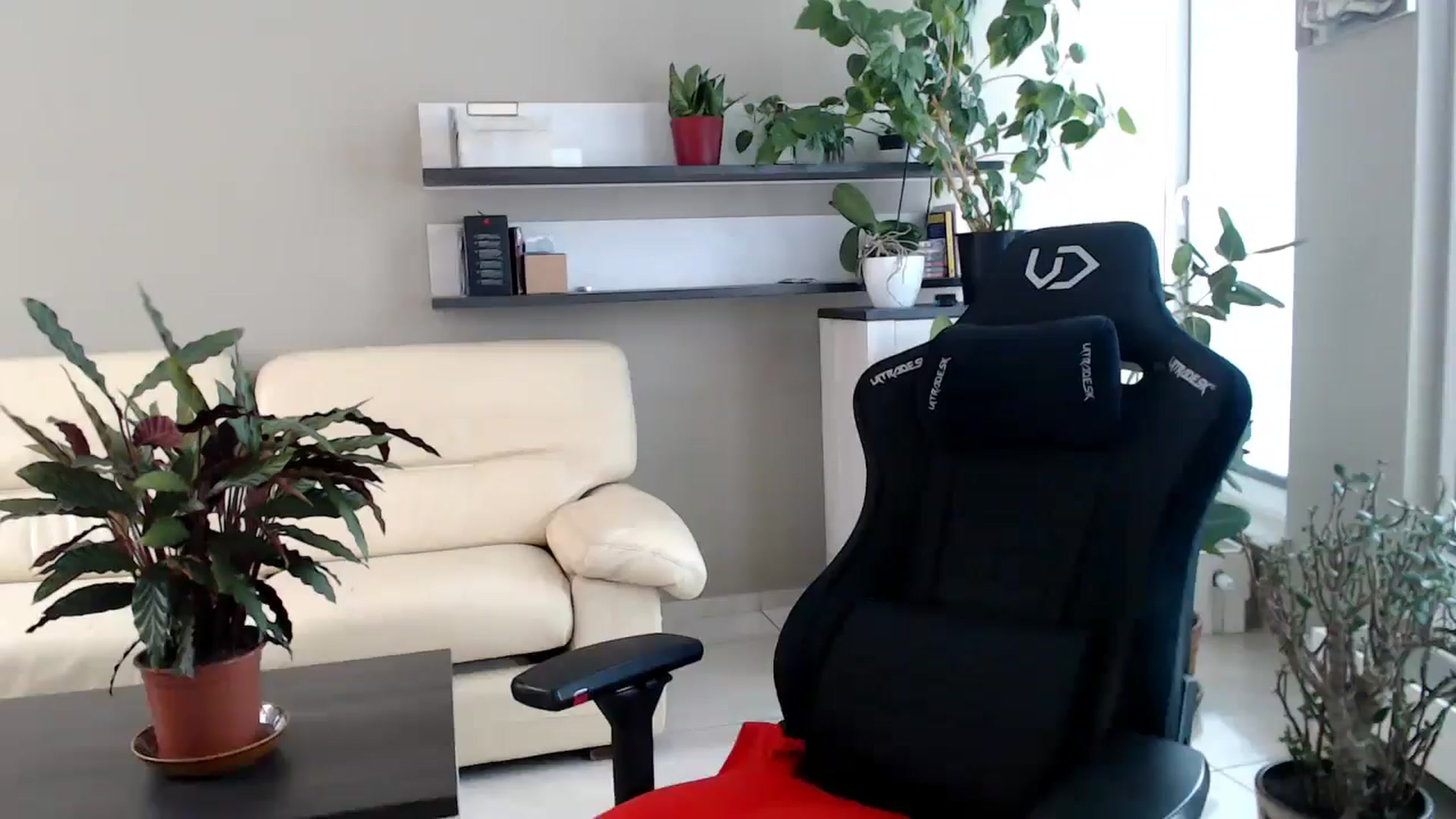 Gallery image thumbnail from GalaxyAnisia's myfreecams stream on, 07/16/2025, 14:17 image 10 of 20