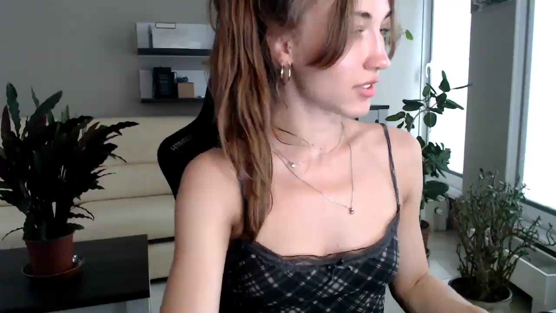 Gallery image thumbnail from GalaxyAnisia's myfreecams stream on, 07/16/2025, 16:17 image 17 of 20
