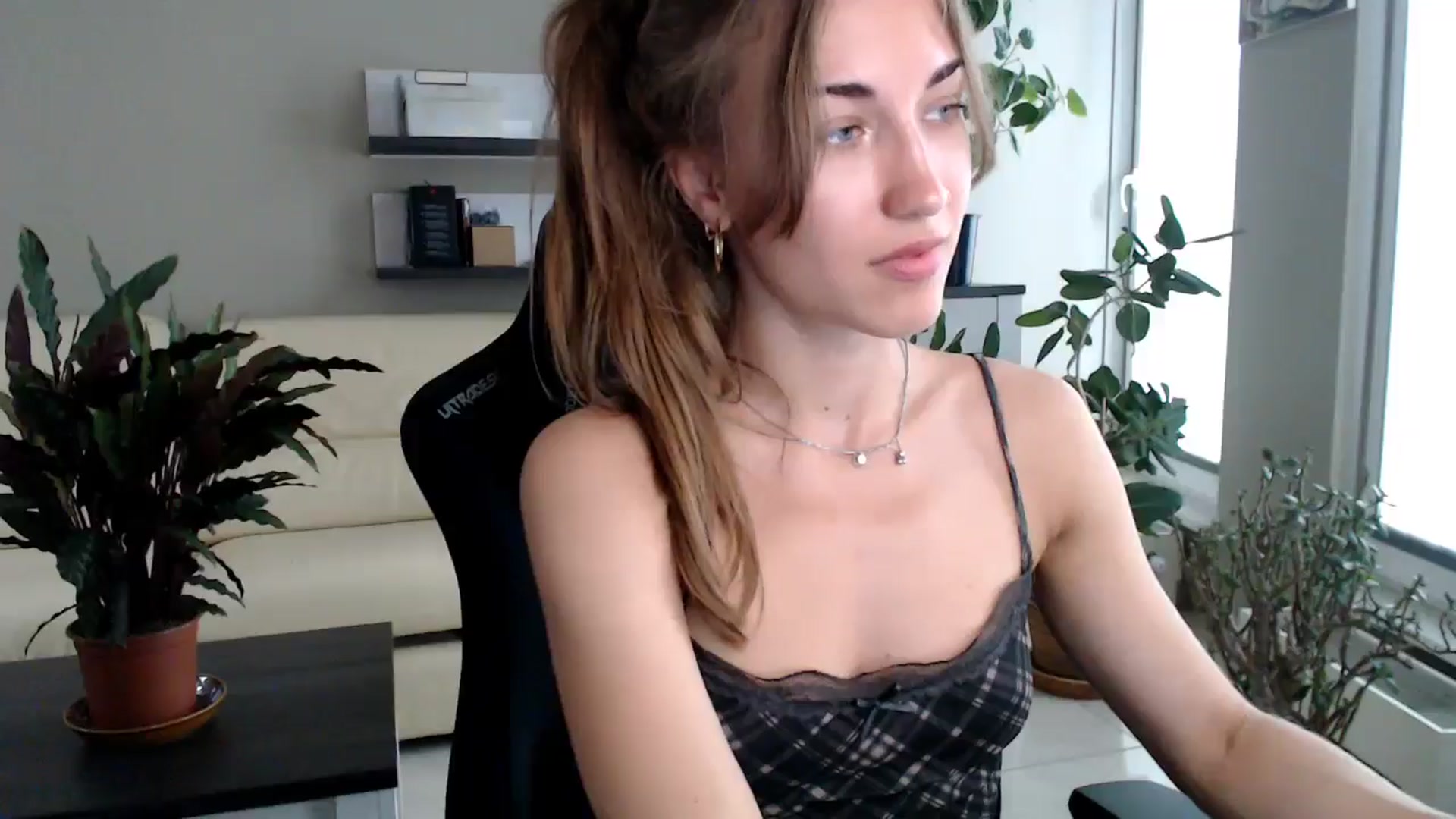Gallery image thumbnail from GalaxyAnisia's myfreecams stream on, 07/16/2025, 16:17 image 8 of 20