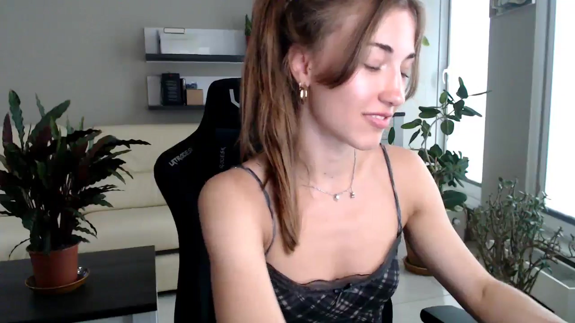 Gallery image thumbnail from GalaxyAnisia's myfreecams stream on, 07/16/2025, 16:17 image 9 of 20