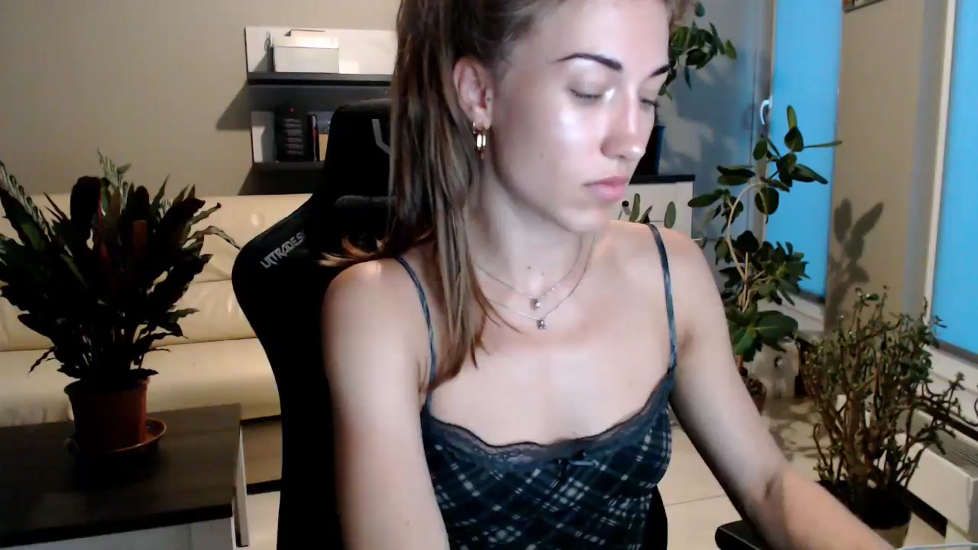 Gallery image thumbnail from GalaxyAnisia's myfreecams stream on, 07/22/2025, 18:52 image 19 of 20