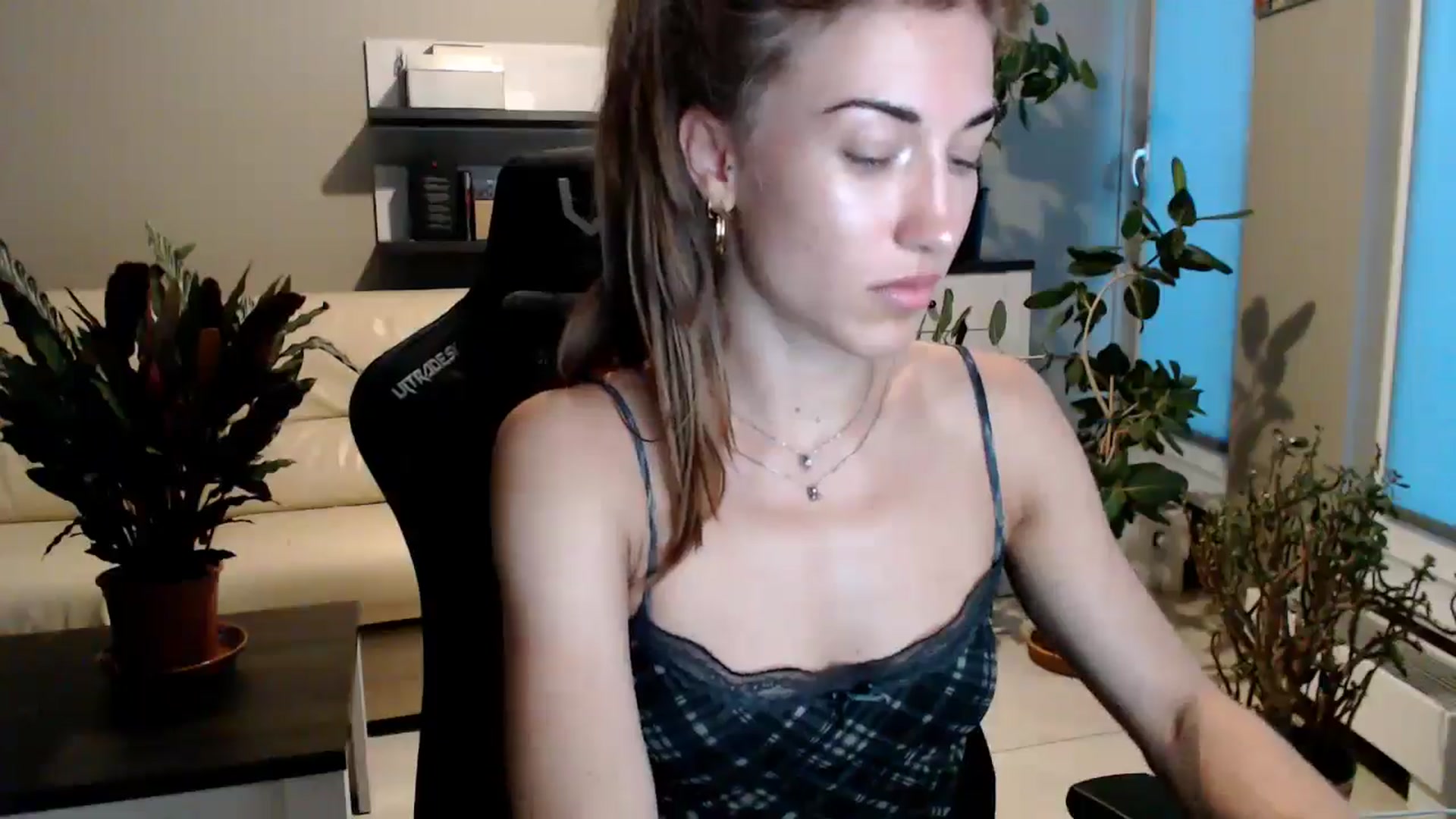 Gallery image thumbnail from GalaxyAnisia's myfreecams stream on, 07/22/2025, 18:52 image 16 of 20
