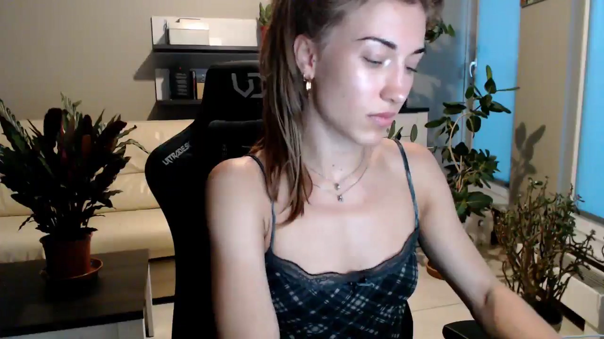 Gallery image thumbnail from GalaxyAnisia's myfreecams stream on, 07/22/2025, 18:52 image 14 of 20