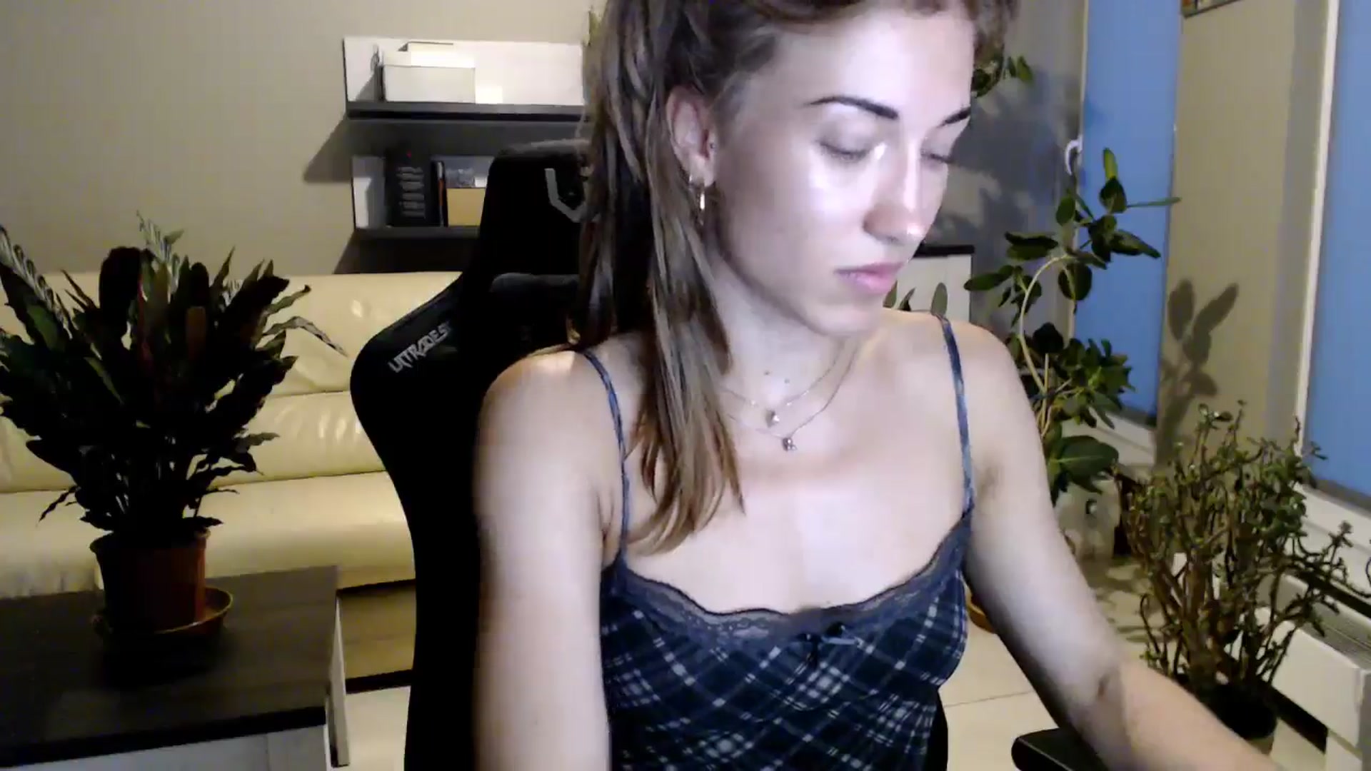 Gallery image thumbnail from GalaxyAnisia's myfreecams stream on, 07/22/2025, 19:45 image 4 of 20