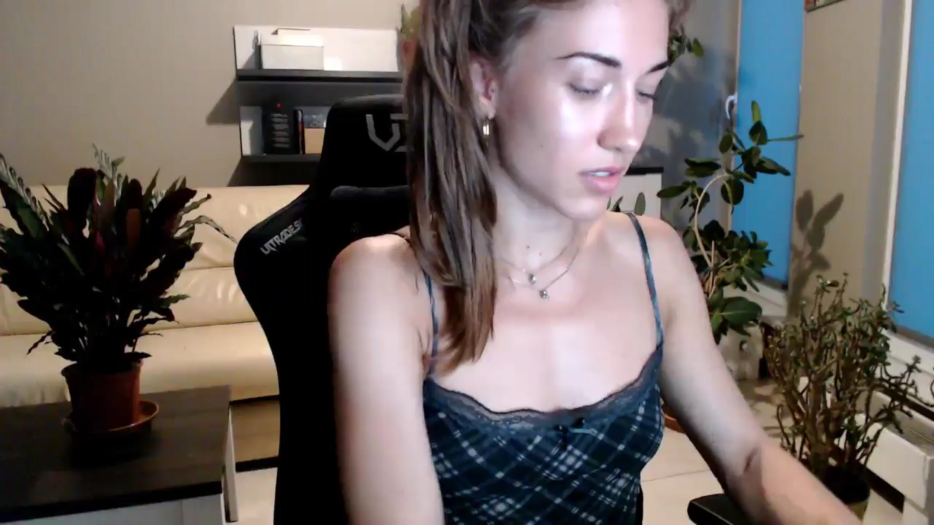 Gallery image thumbnail from GalaxyAnisia's myfreecams stream on, 07/22/2025, 19:45 image 3 of 20