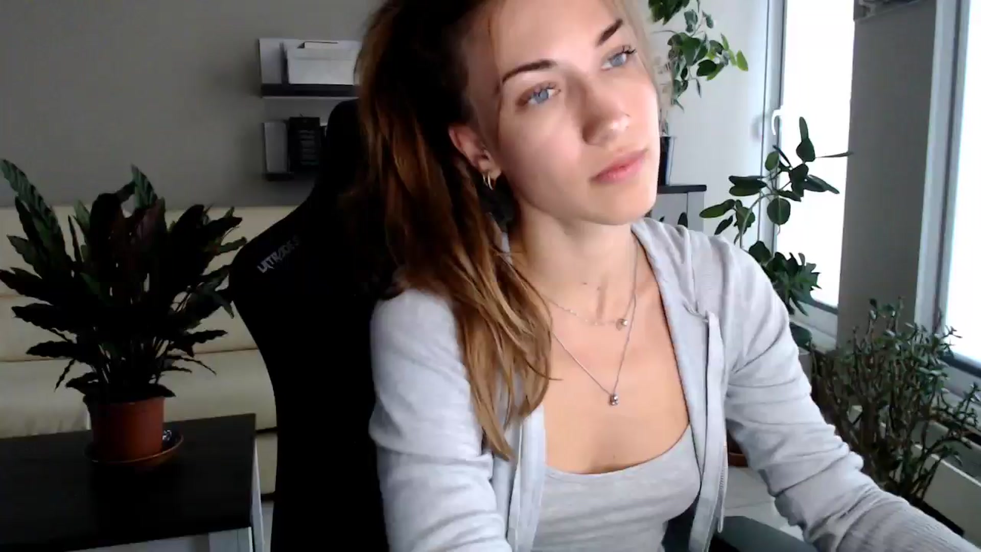 Gallery image thumbnail from GalaxyAnisia's myfreecams stream on, 07/23/2025, 20:13 image 1 of 20
