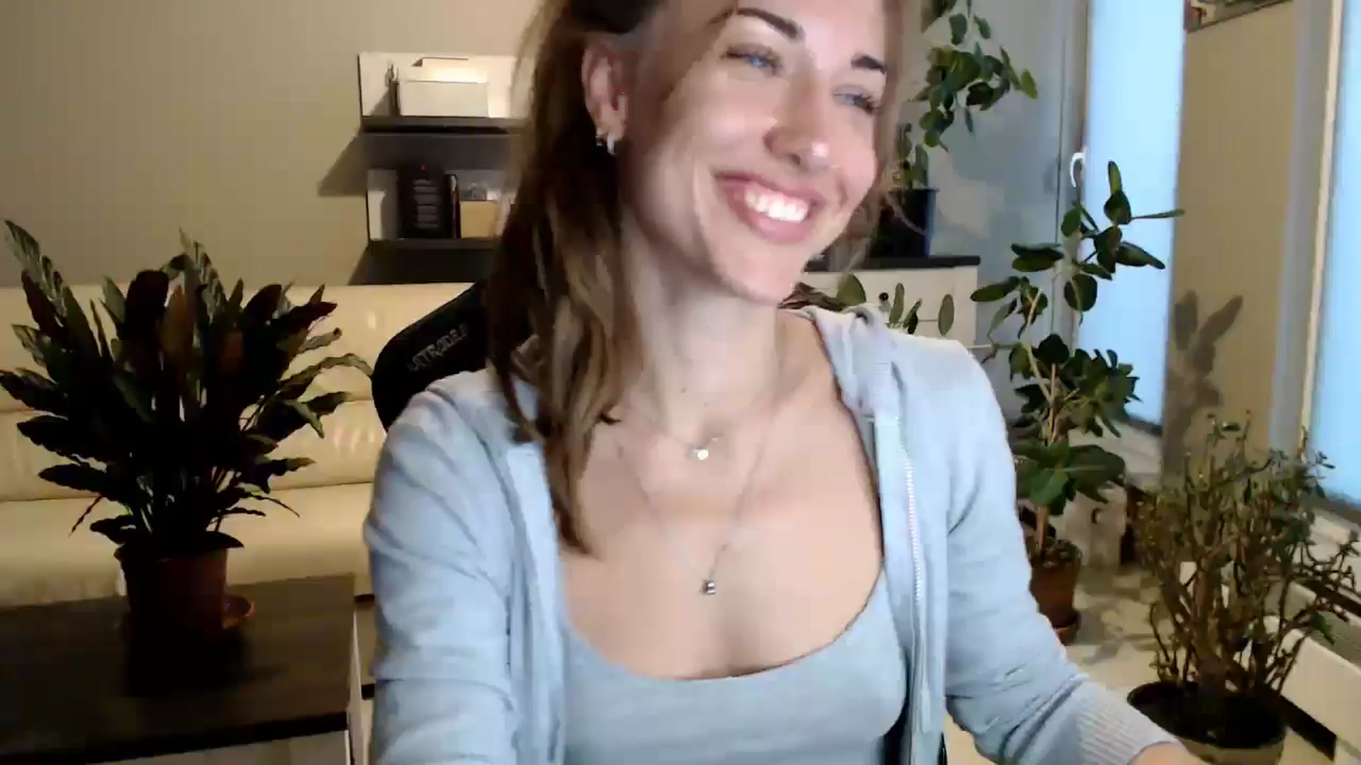 Gallery image thumbnail from GalaxyAnisia's myfreecams stream on, 07/23/2025, 20:13 image 7 of 20