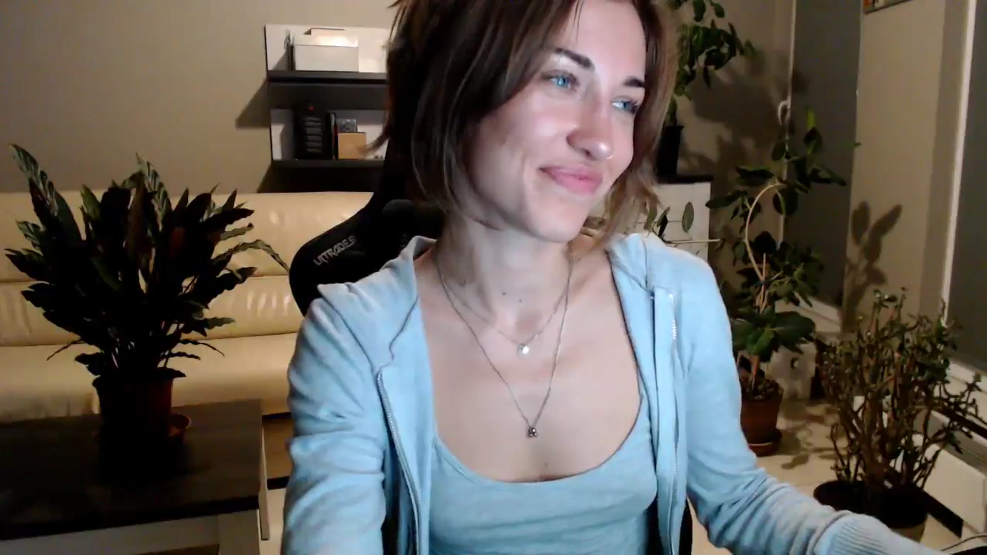Gallery image thumbnail from GalaxyAnisia's myfreecams stream on, 07/23/2025, 22:06 image 6 of 20