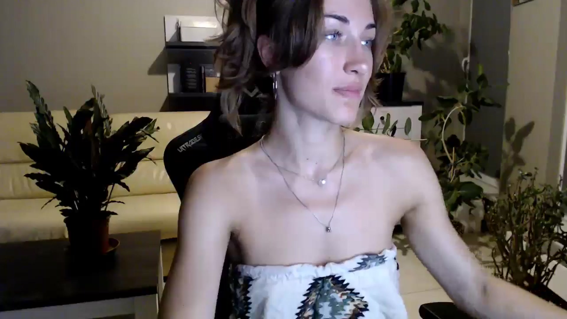 Gallery image thumbnail from GalaxyAnisia's myfreecams stream on, 07/26/2025, 20:05 image 2 of 20