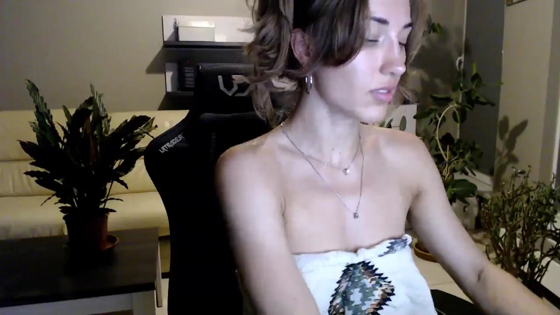 Gallery image thumbnail from GalaxyAnisia's myfreecams stream on, 07/26/2025, 20:05 image 4 of 20