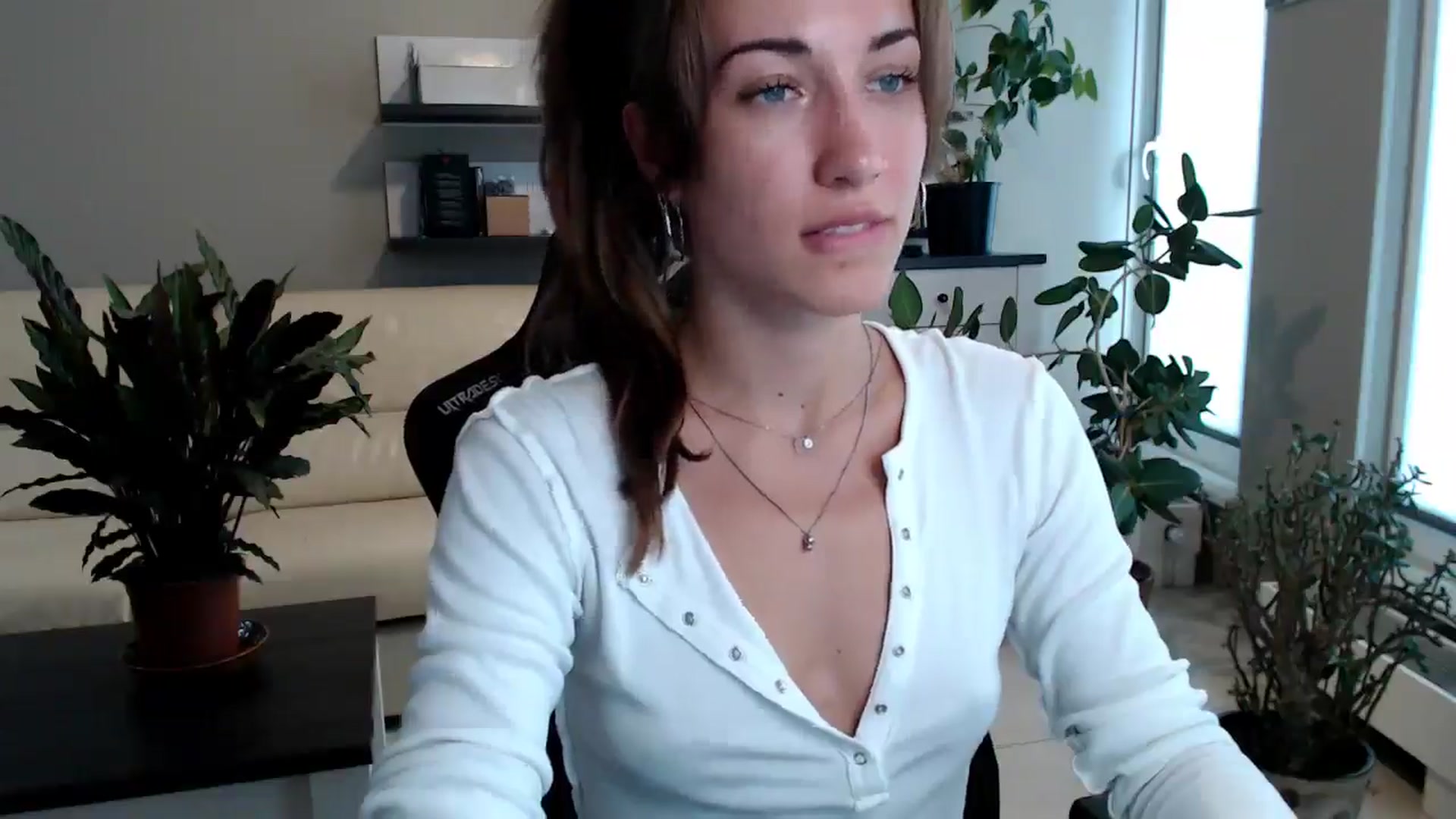 Gallery image thumbnail from GalaxyAnisia's myfreecams stream on, 07/28/2025, 17:24 image 10 of 20