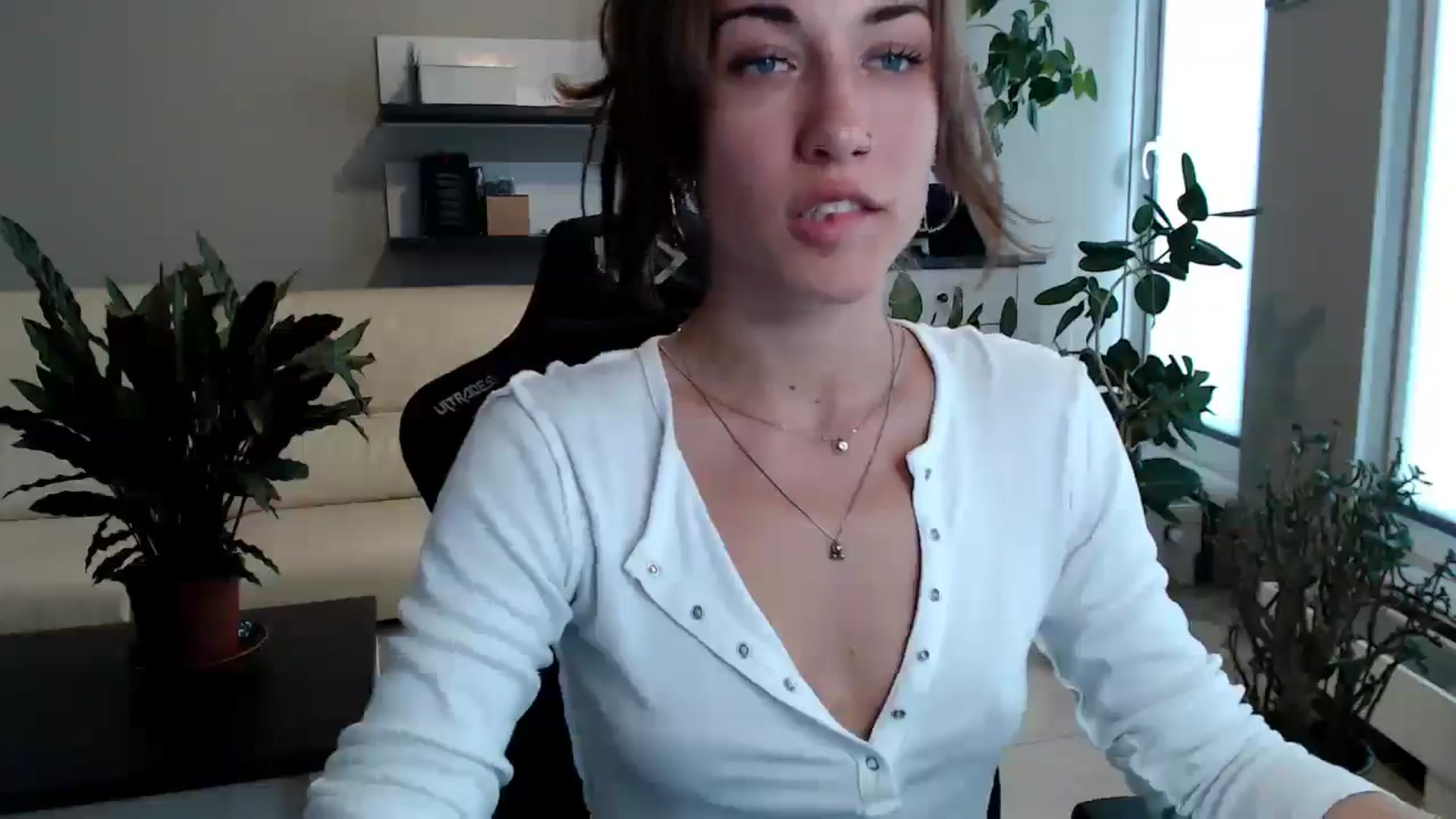 Gallery image thumbnail from GalaxyAnisia's myfreecams stream on, 07/28/2025, 17:24 image 2 of 20