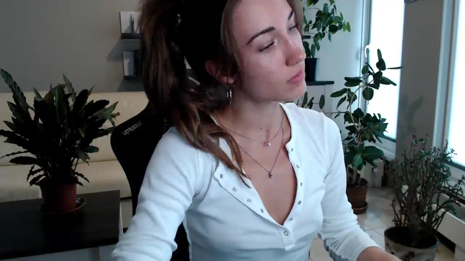 Gallery image thumbnail from GalaxyAnisia's myfreecams stream on, 07/28/2025, 17:24 image 6 of 20