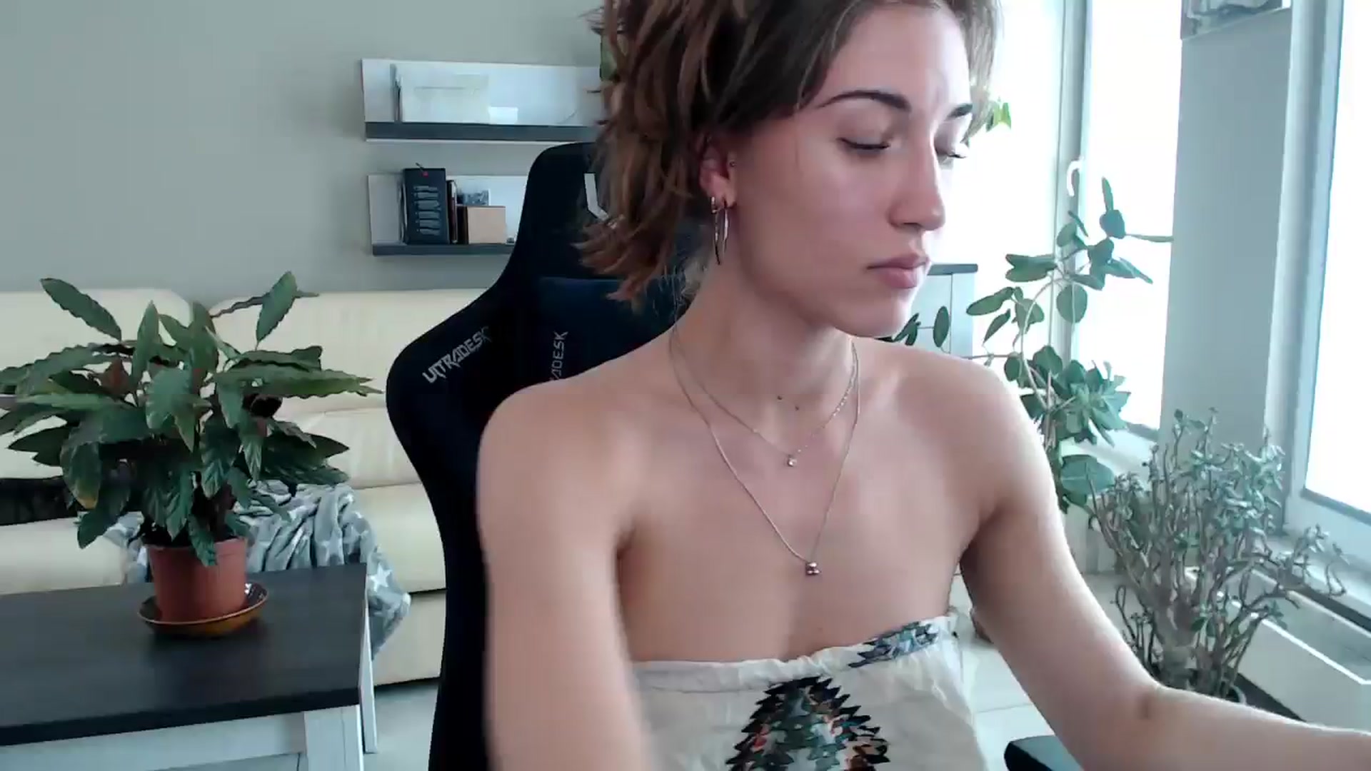 Gallery image thumbnail from GalaxyAnisia's myfreecams stream on, 08/13/2025, 11:05 image 1 of 20