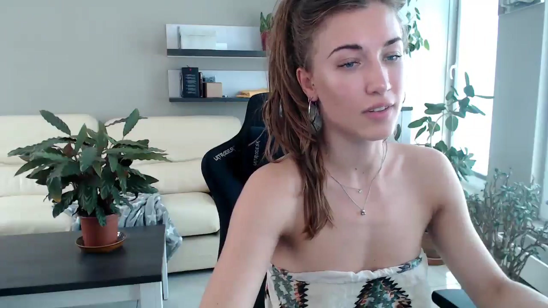 Gallery image thumbnail from GalaxyAnisia's myfreecams stream on, 08/13/2025, 12:10 image 7 of 20