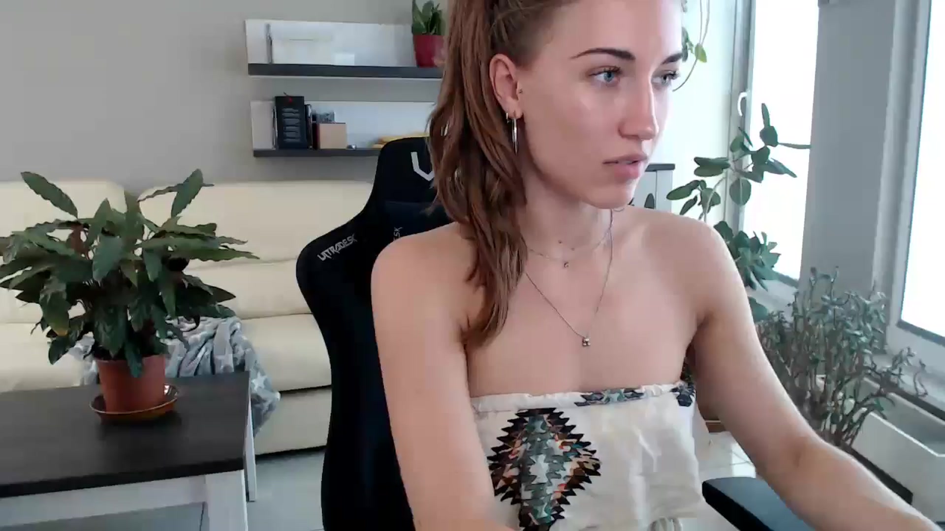 Gallery image thumbnail from GalaxyAnisia's myfreecams stream on, 08/13/2025, 12:59 image 7 of 20