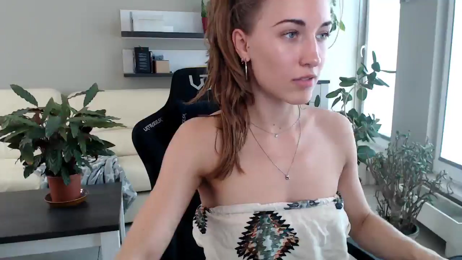 Gallery image thumbnail from GalaxyAnisia's myfreecams stream on, 08/13/2025, 12:59 image 4 of 20
