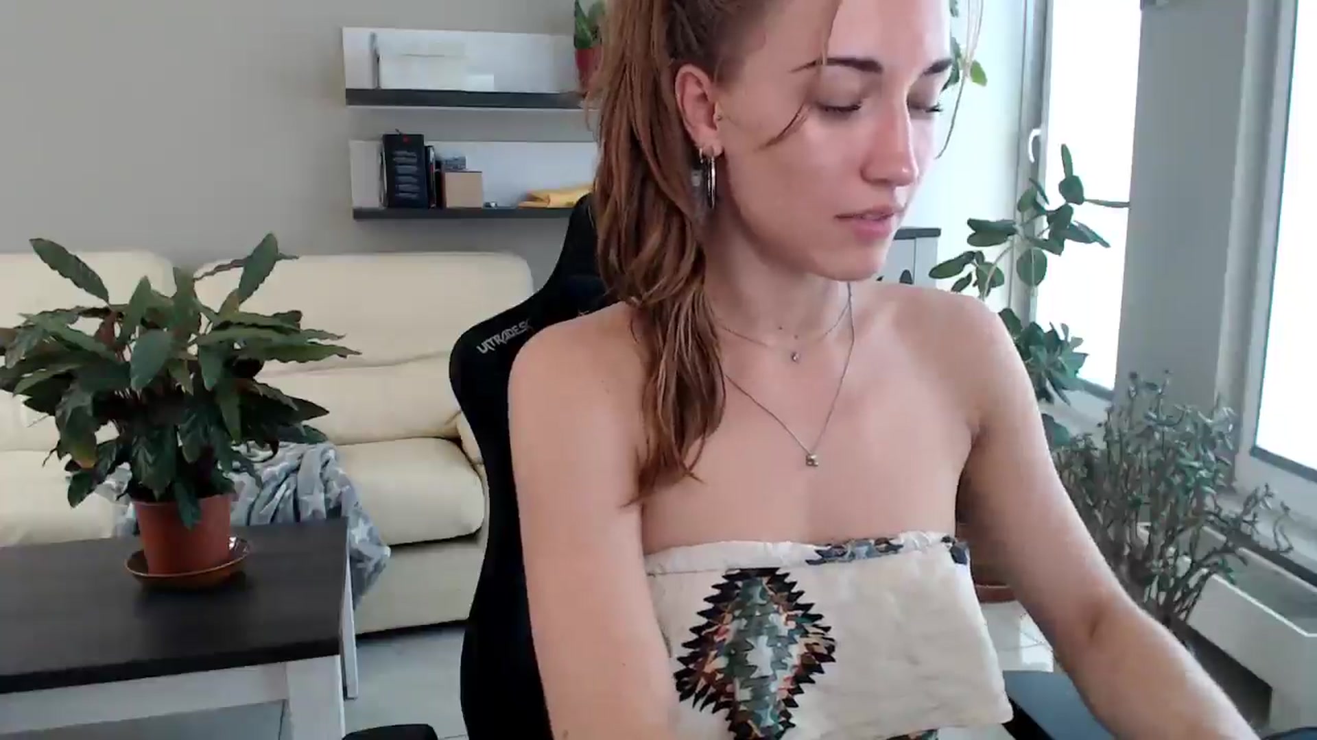 Gallery image thumbnail from GalaxyAnisia's myfreecams stream on, 08/13/2025, 12:59 image 19 of 20