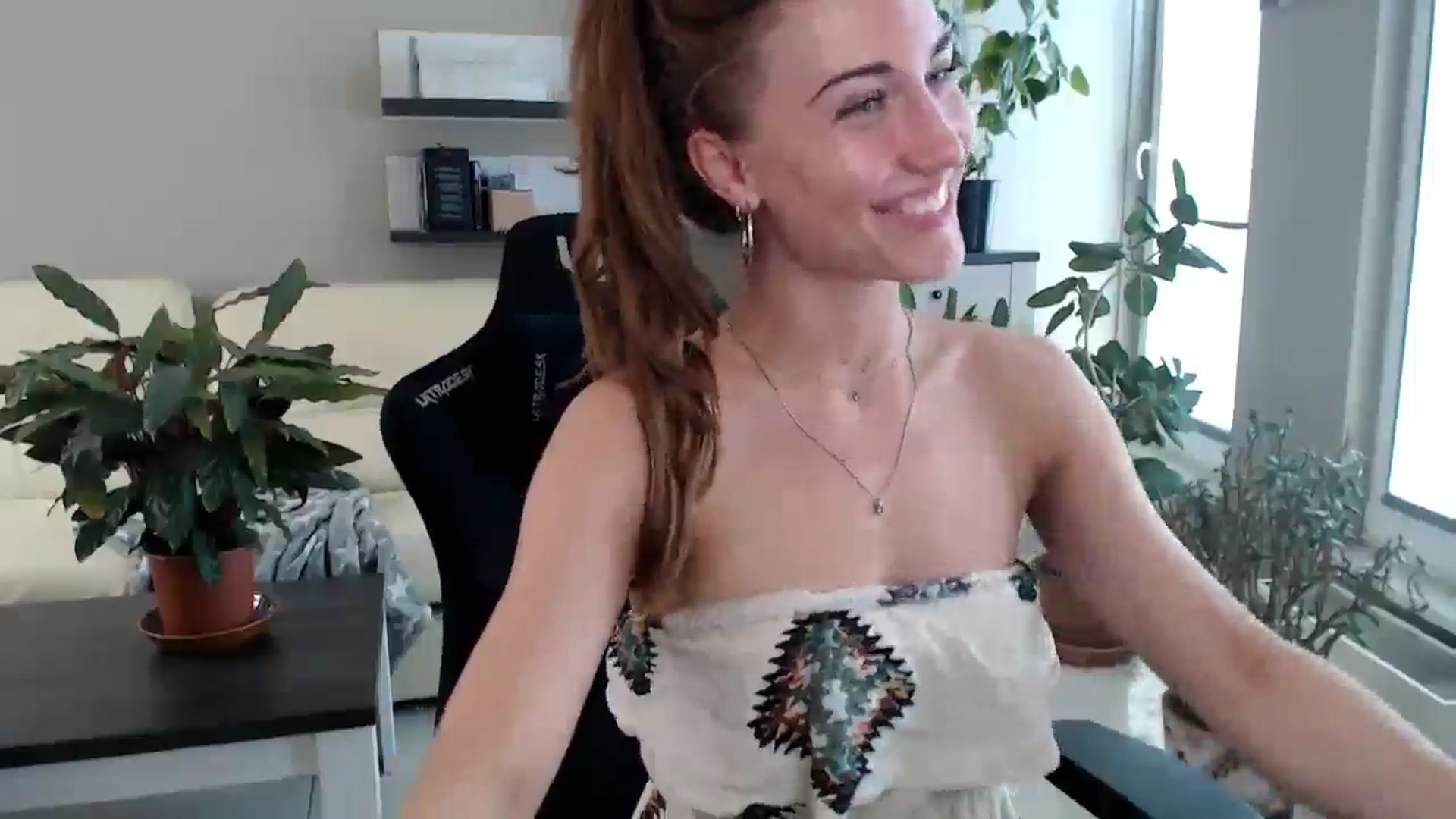Gallery image thumbnail from GalaxyAnisia's myfreecams stream on, 08/13/2025, 12:59 image 12 of 20