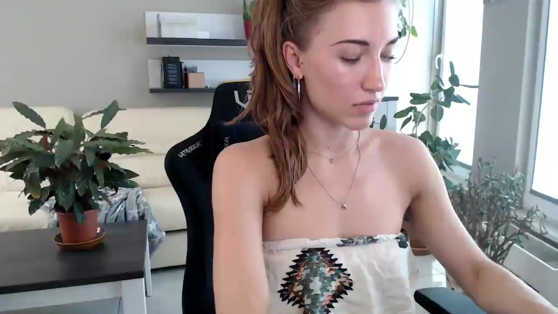 Gallery image thumbnail from GalaxyAnisia's myfreecams stream on, 08/13/2025, 12:59 image 5 of 20
