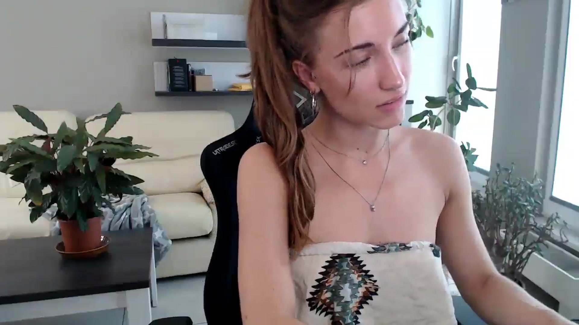 Gallery image thumbnail from GalaxyAnisia's myfreecams stream on, 08/13/2025, 12:59 image 17 of 20